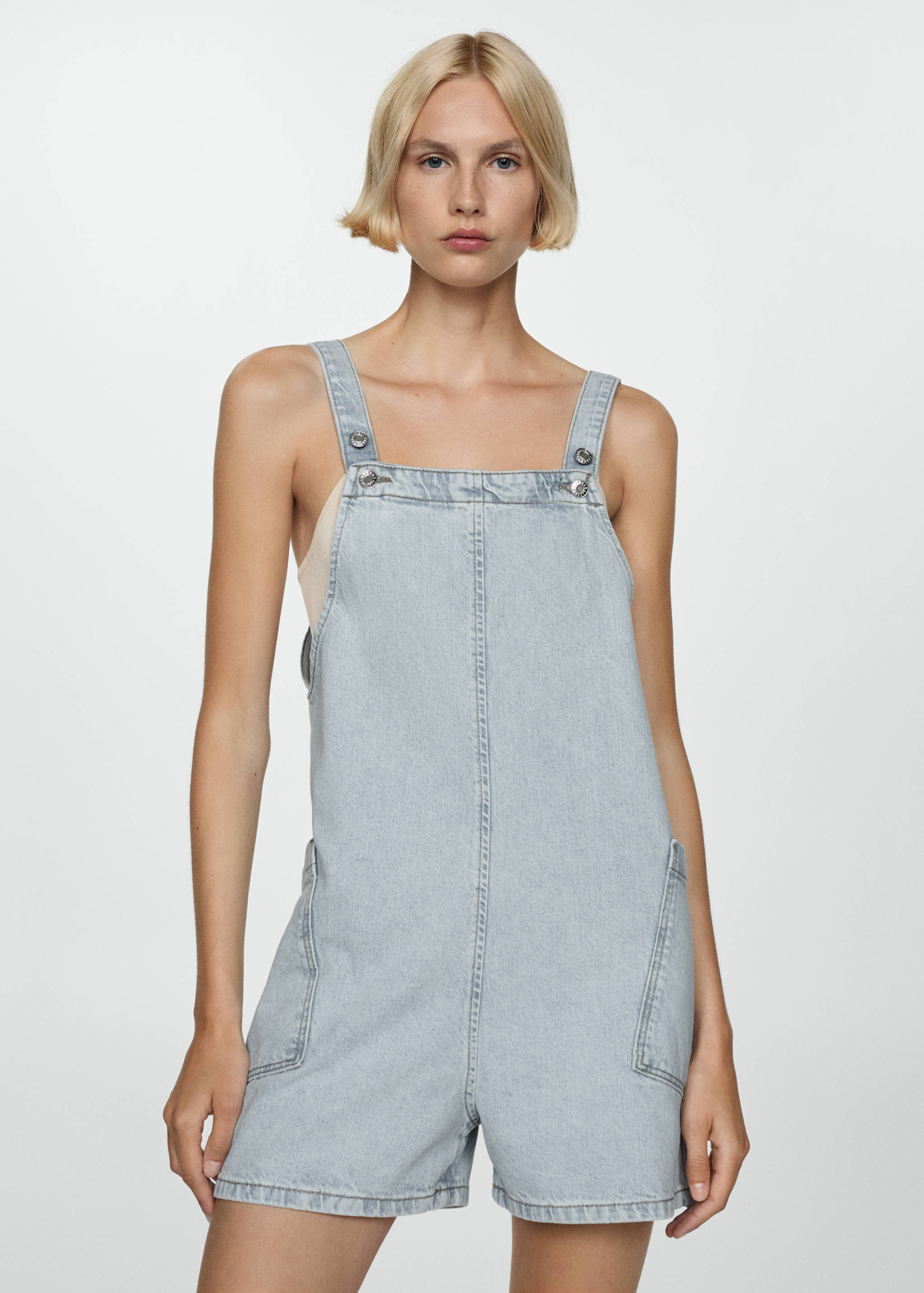 Mono vaquero corto - Plano medio