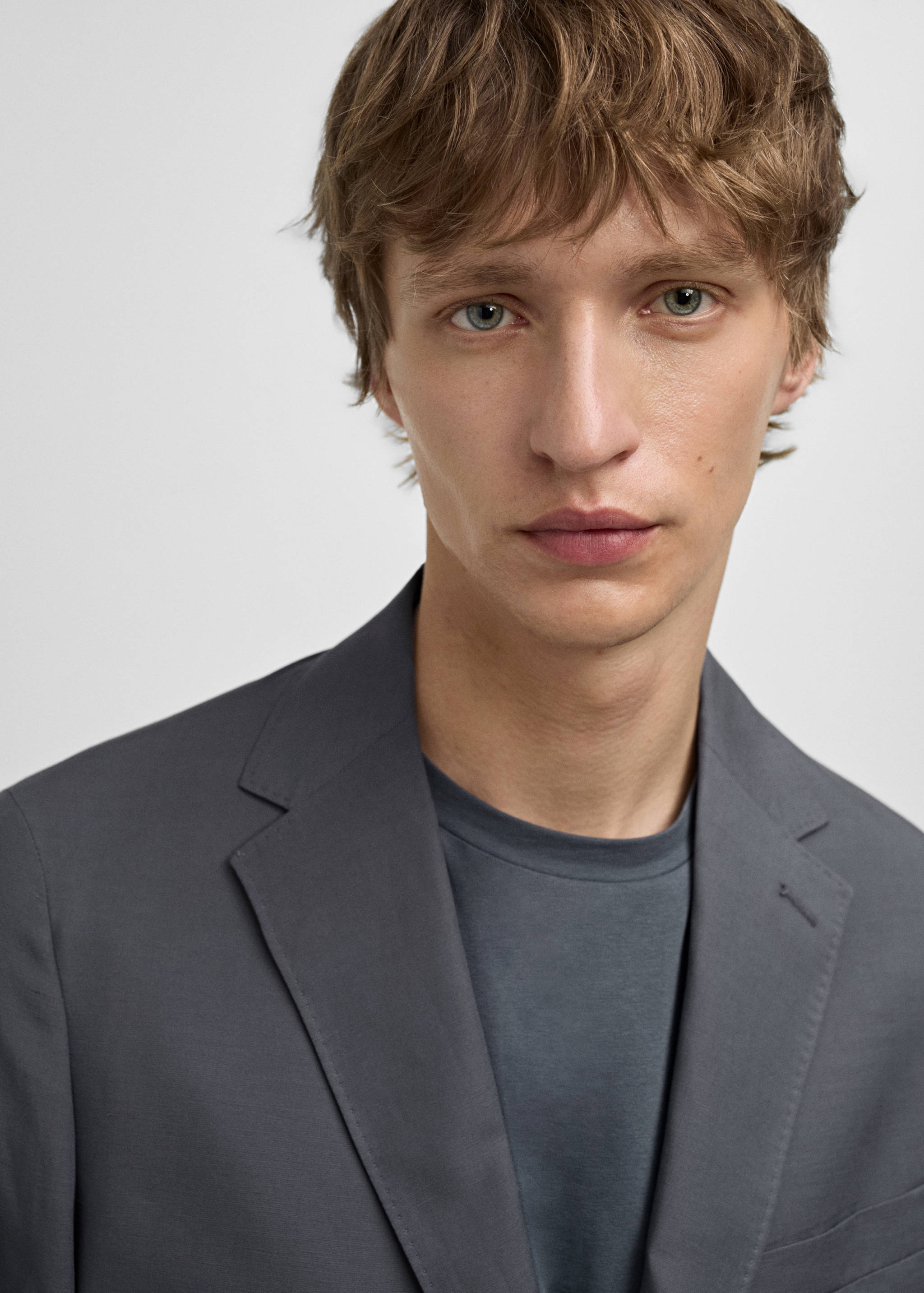 Slim-fit linen-blend suit jacket - Details of the article 1