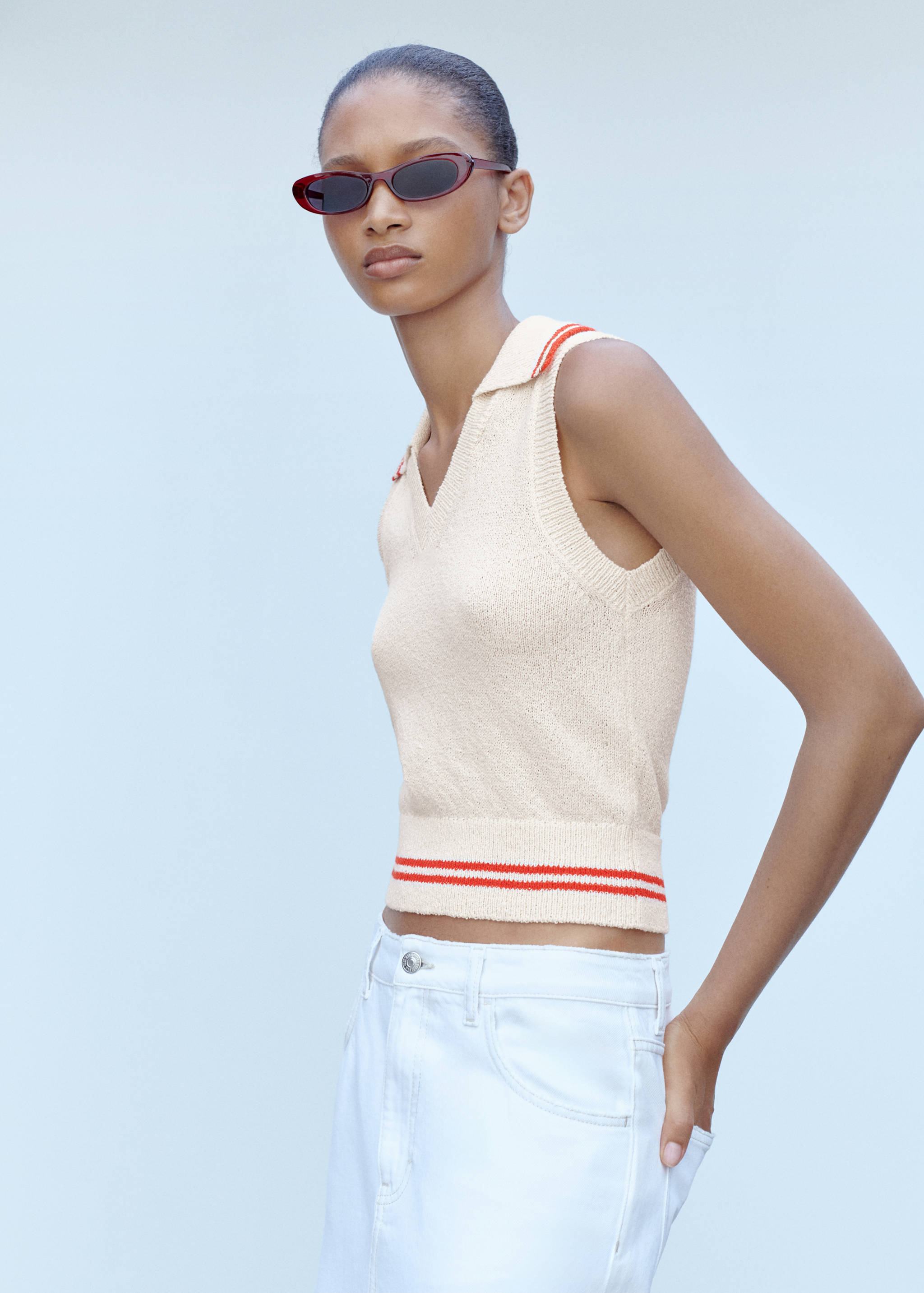 Striped knitted vest - Medium plane