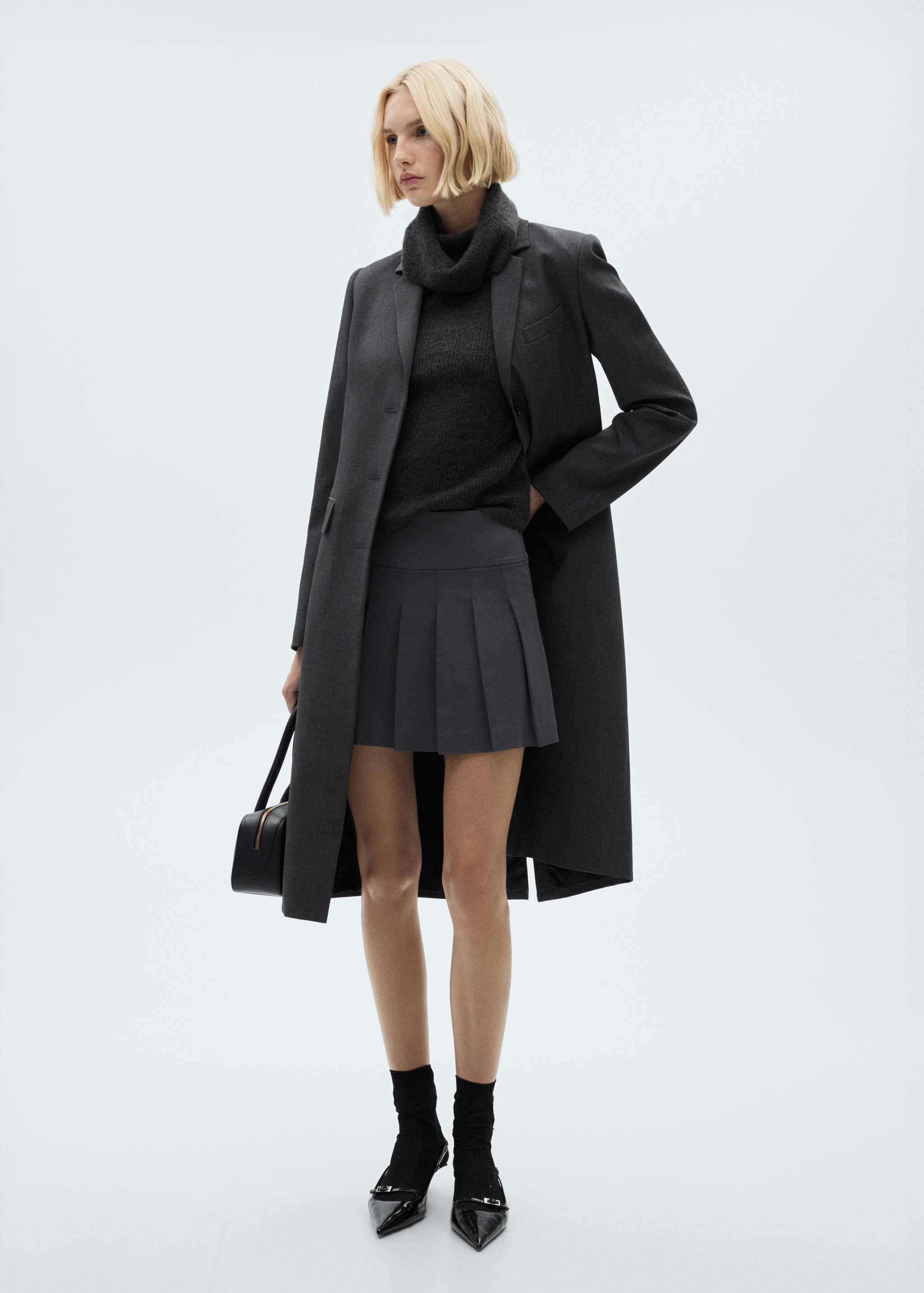 Pleated mini-skirt - General plane