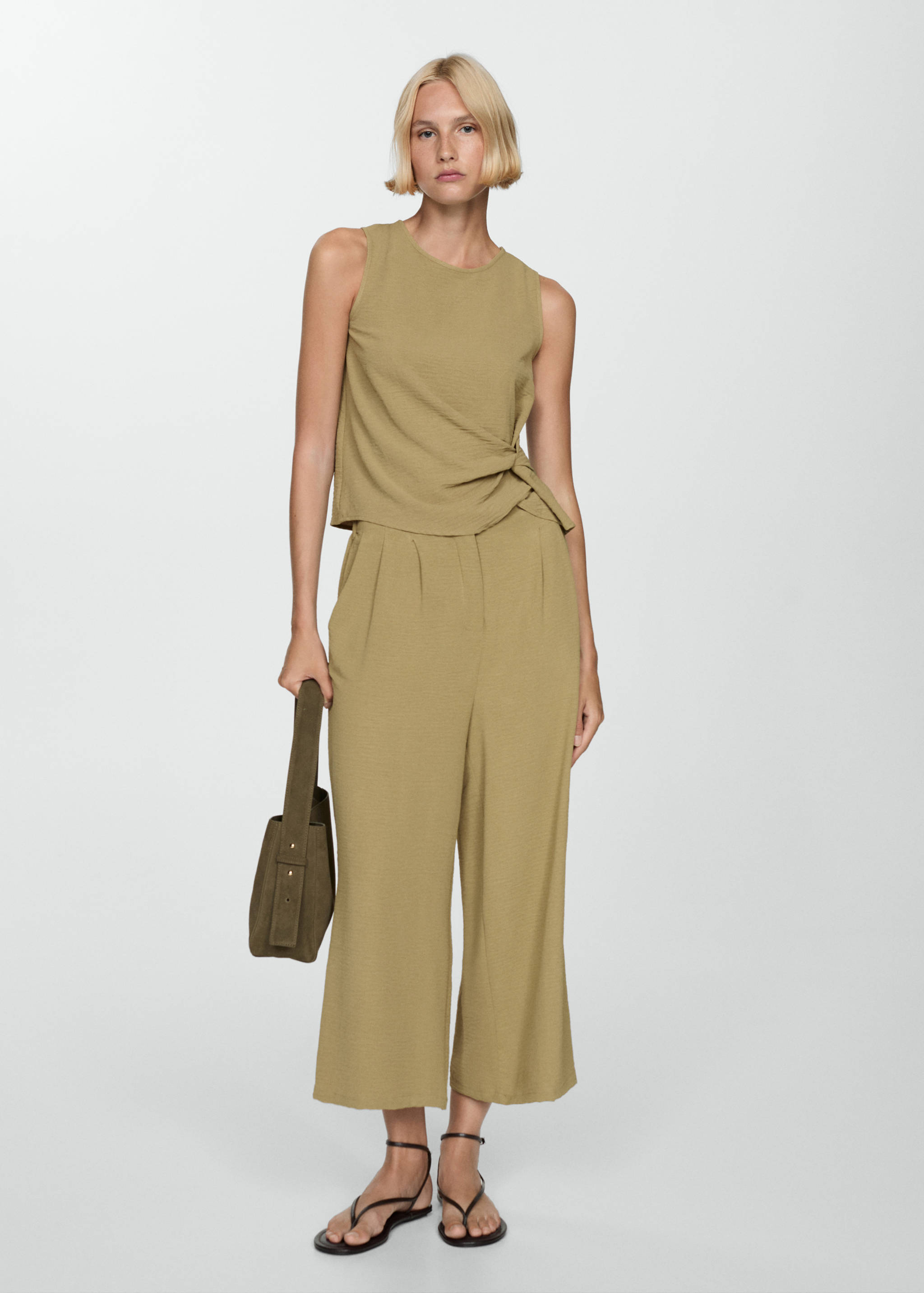 Textured top with knot detail - General plane
