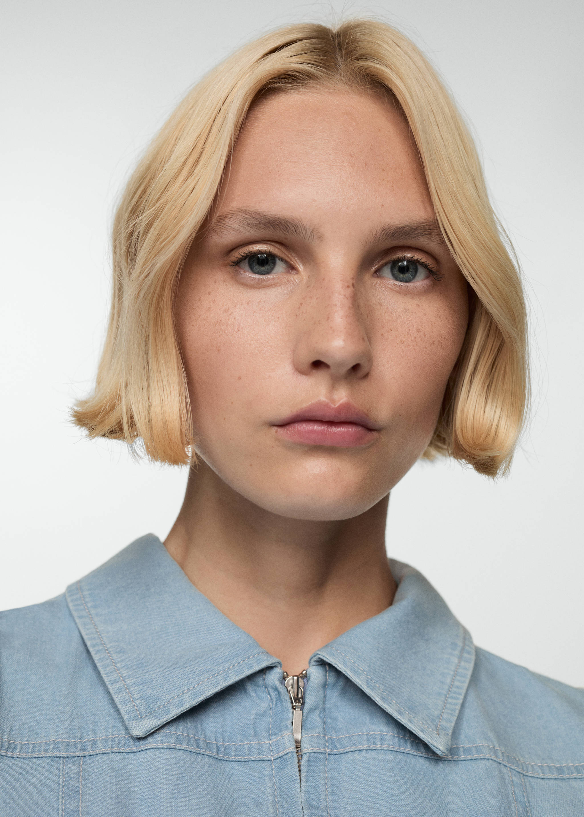 Denim jumpsuit belt - Details of the article 1