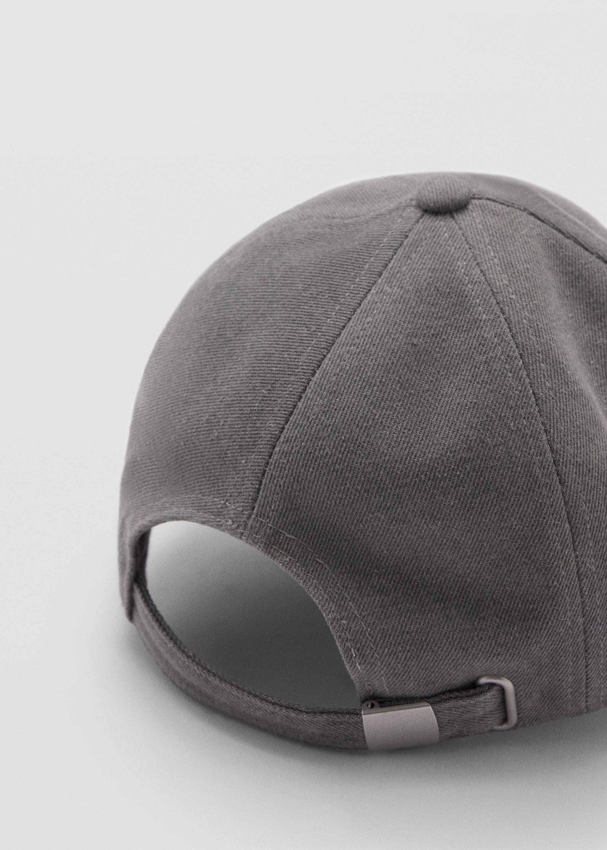 Embroidered message cap - Details of the article 1