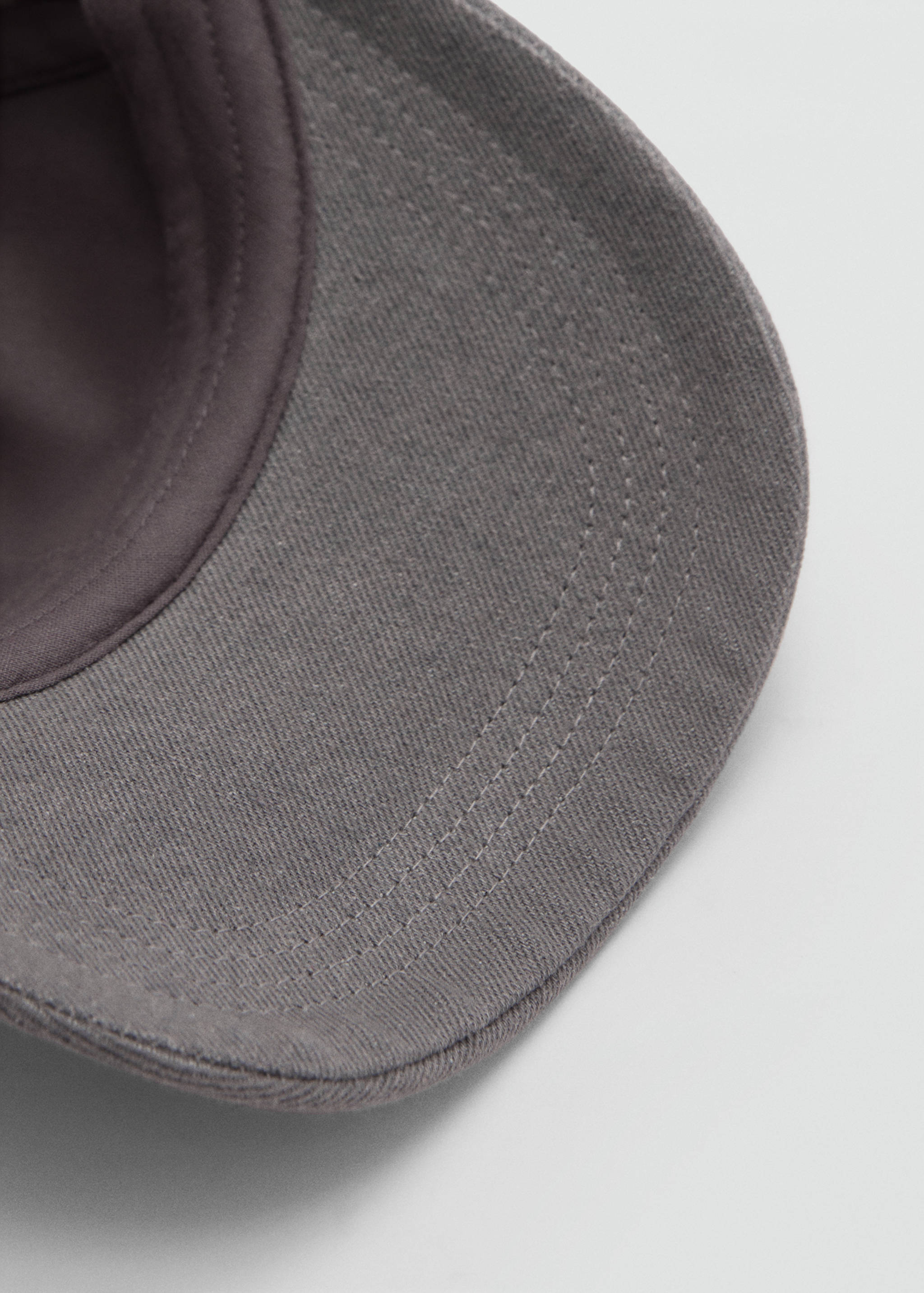 Embroidered message cap - Details of the article 2