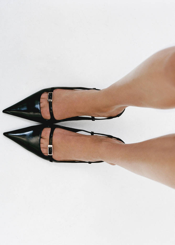 Slingback heeled shoes with buckle — Black