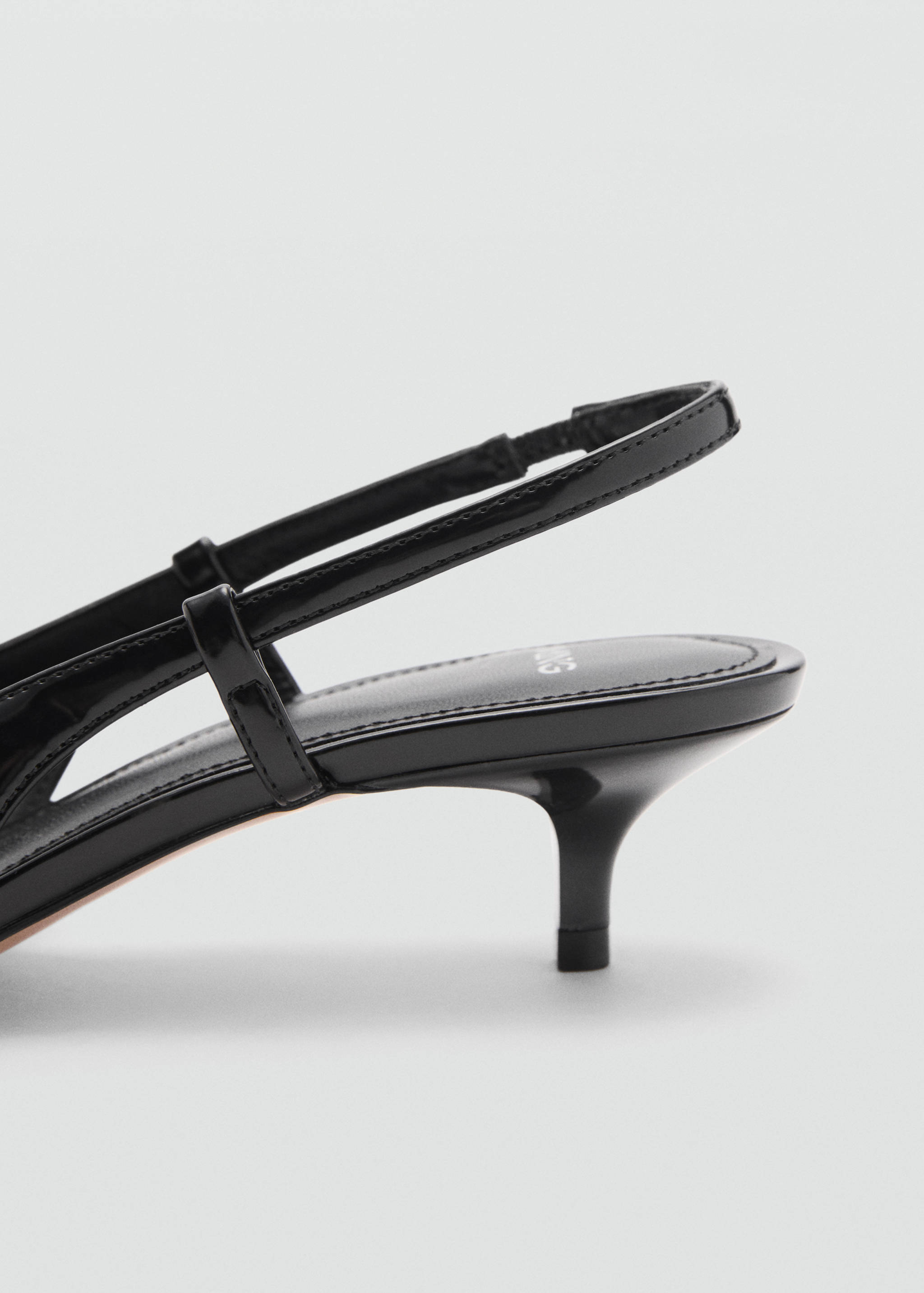 Slingback heeled shoes with buckle - Details of the article 1