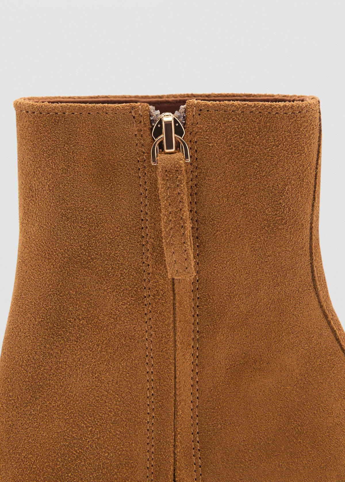 Heel suede ankle boot — Medium Brown