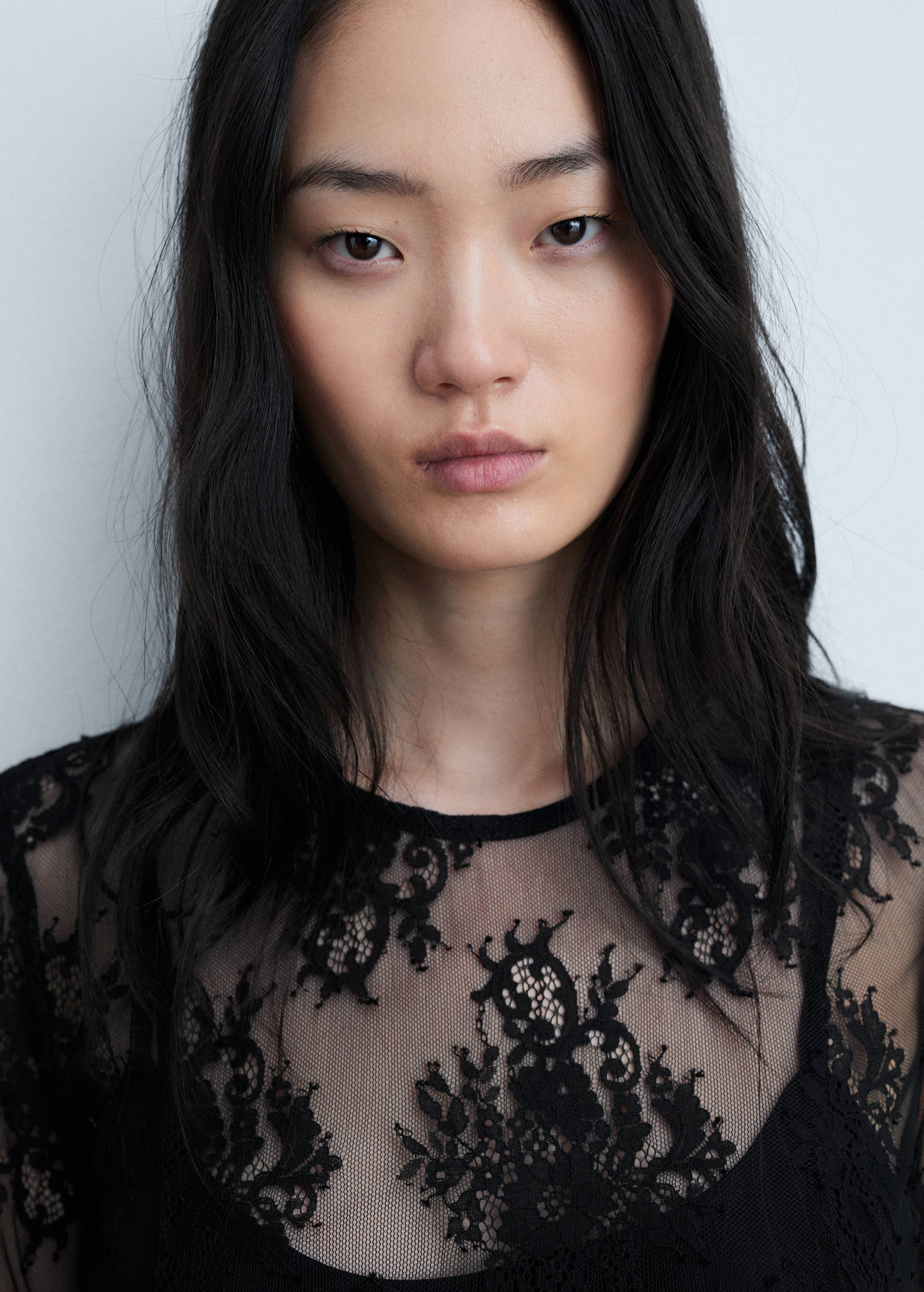 Robe longue semi-transparente dentelle - Détail de l'article 1