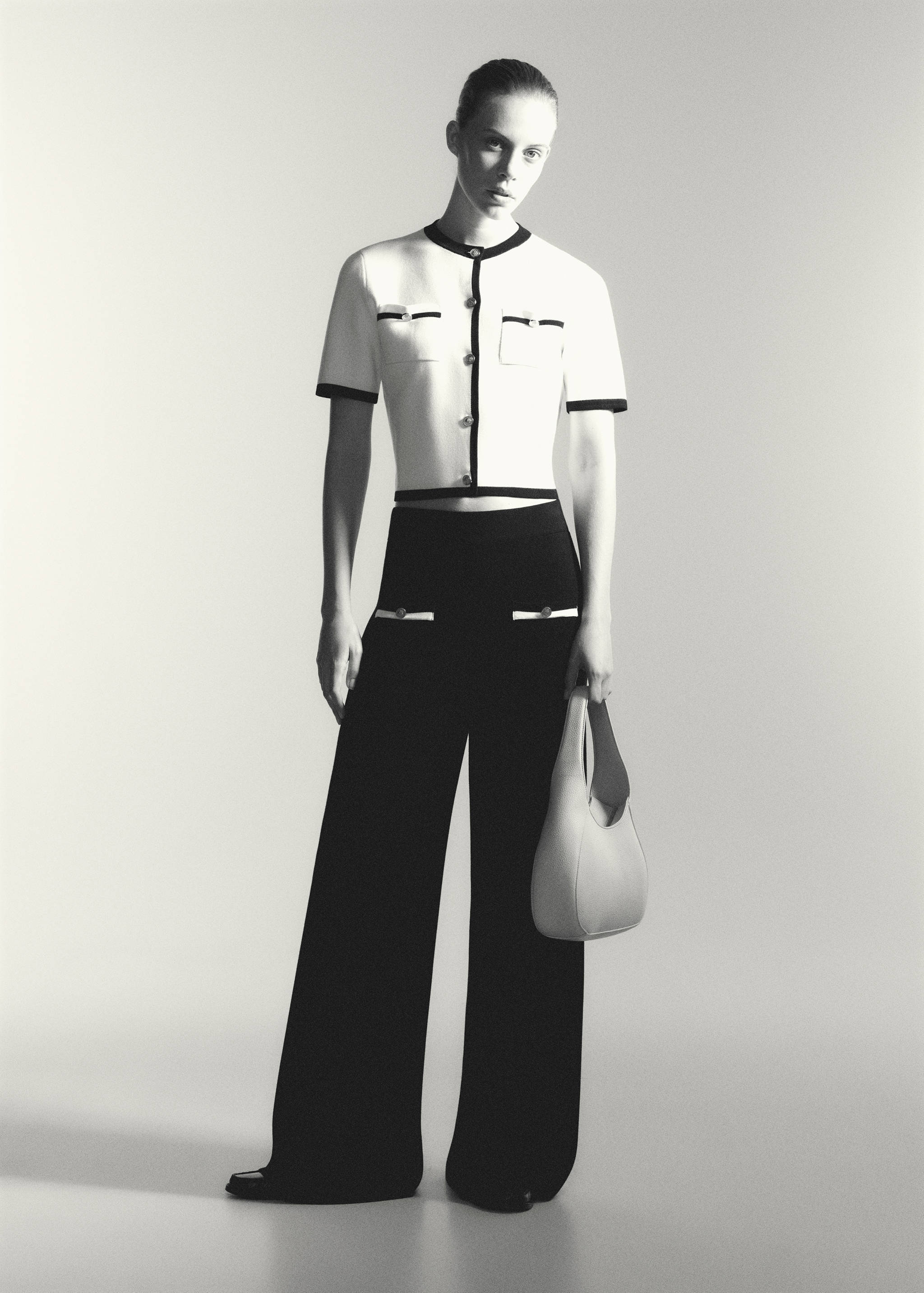 Straight-fit pants with contrasting piping - Details of the article 7
