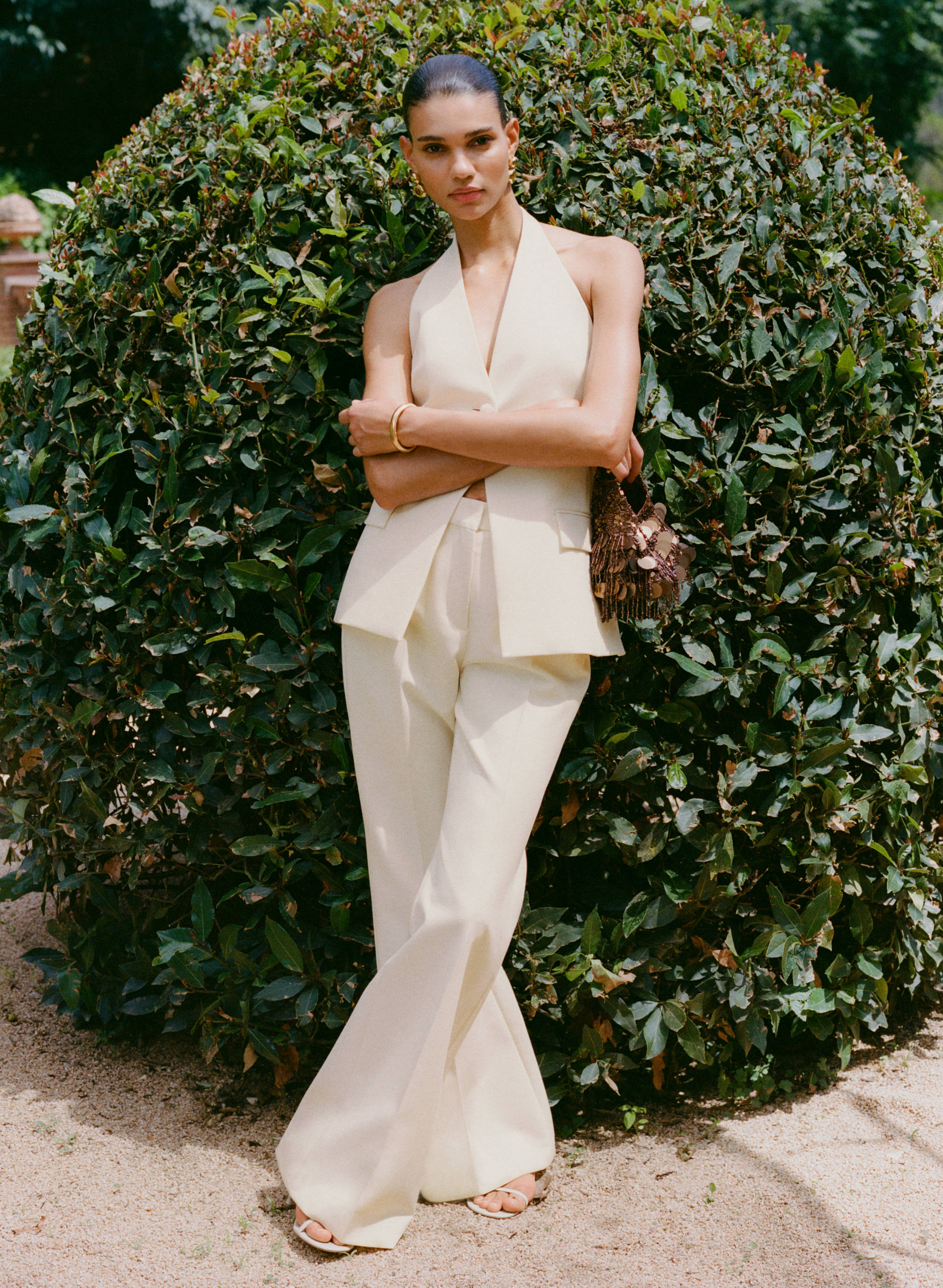 Halter-neck vest with jewel button - Details of the article 3
