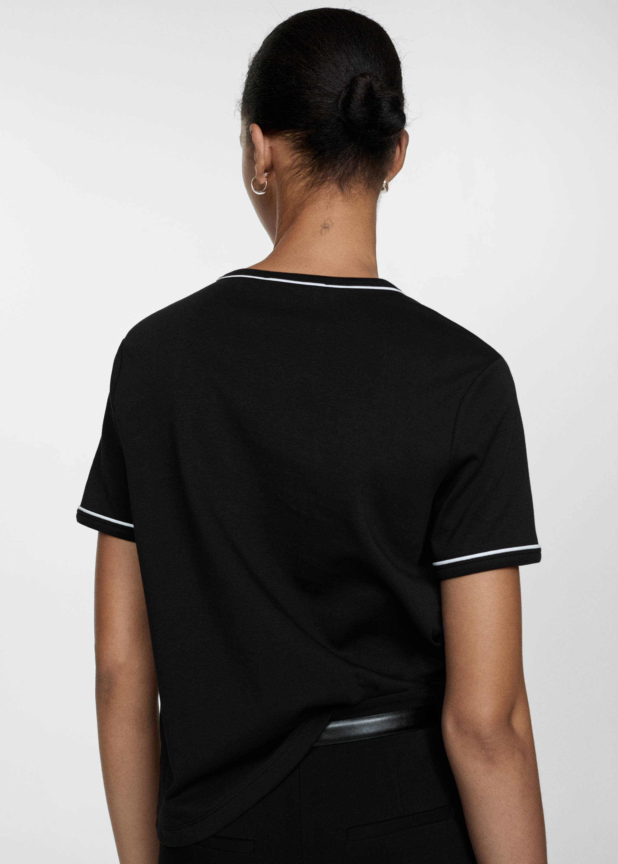 Cotton t-shirt with contrasting trim - Reverse of the article