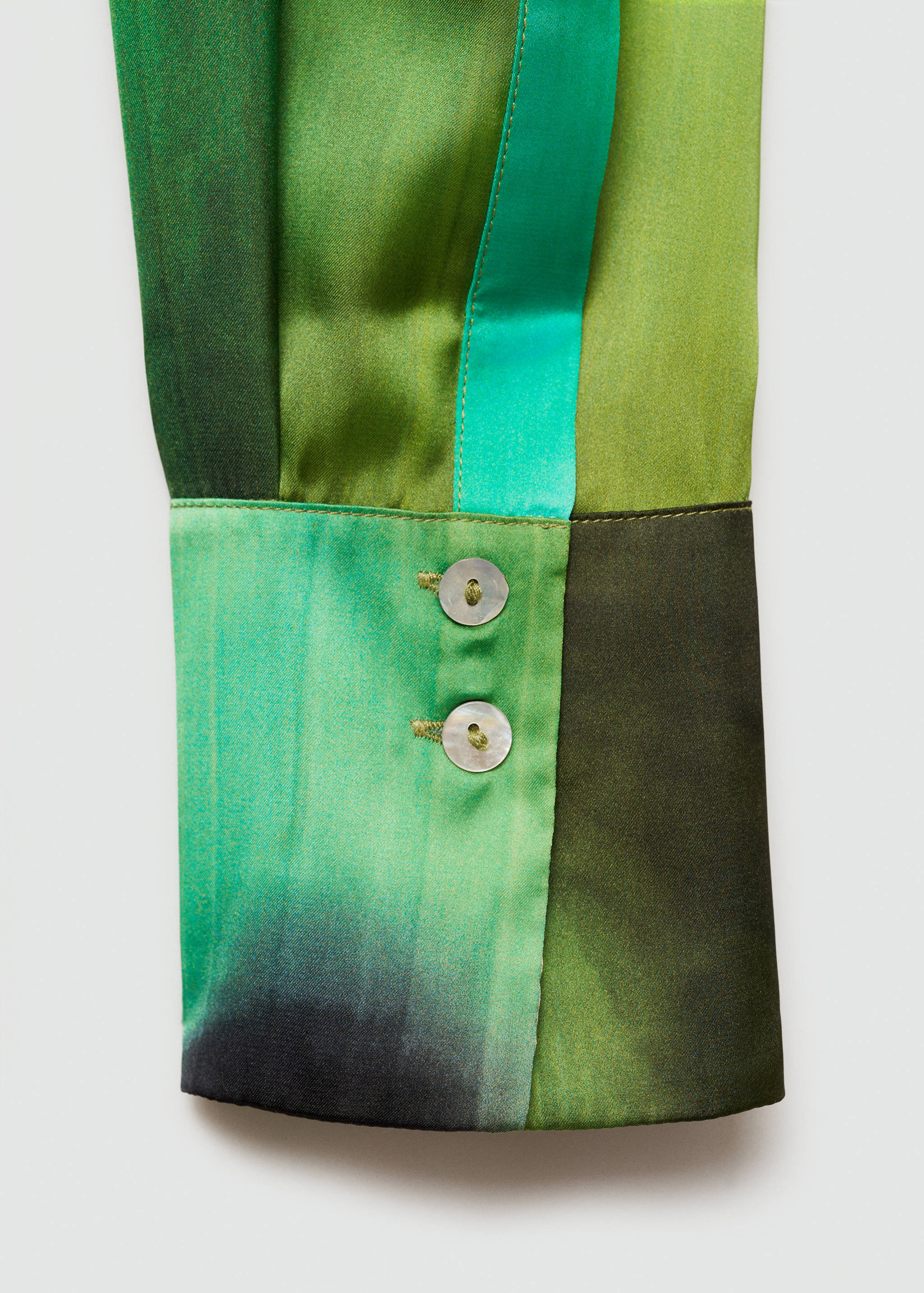 Chemise satinée imprimée - Détail de l'article 0