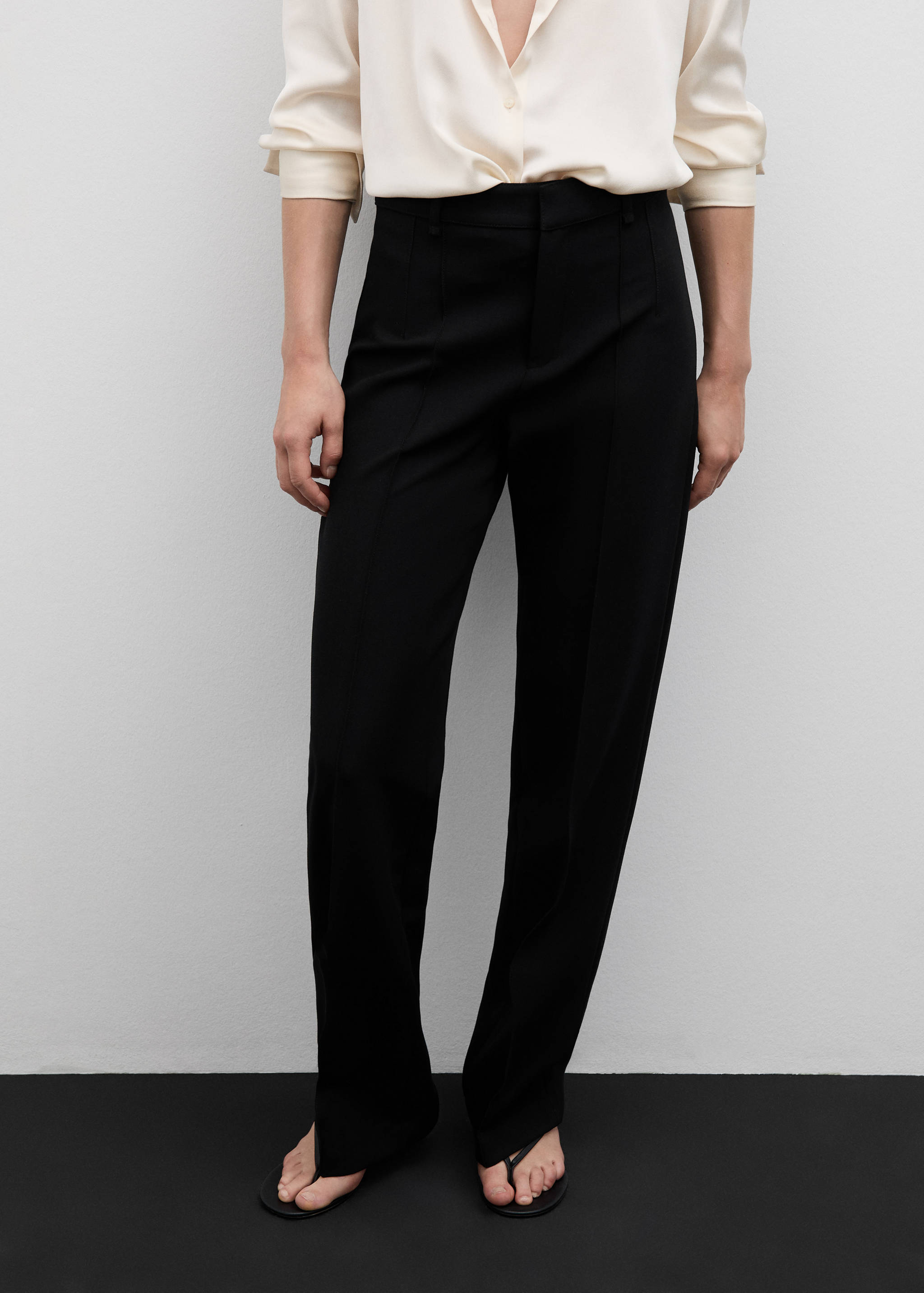 Straight-fit trousers with decorative seams - Medium plane