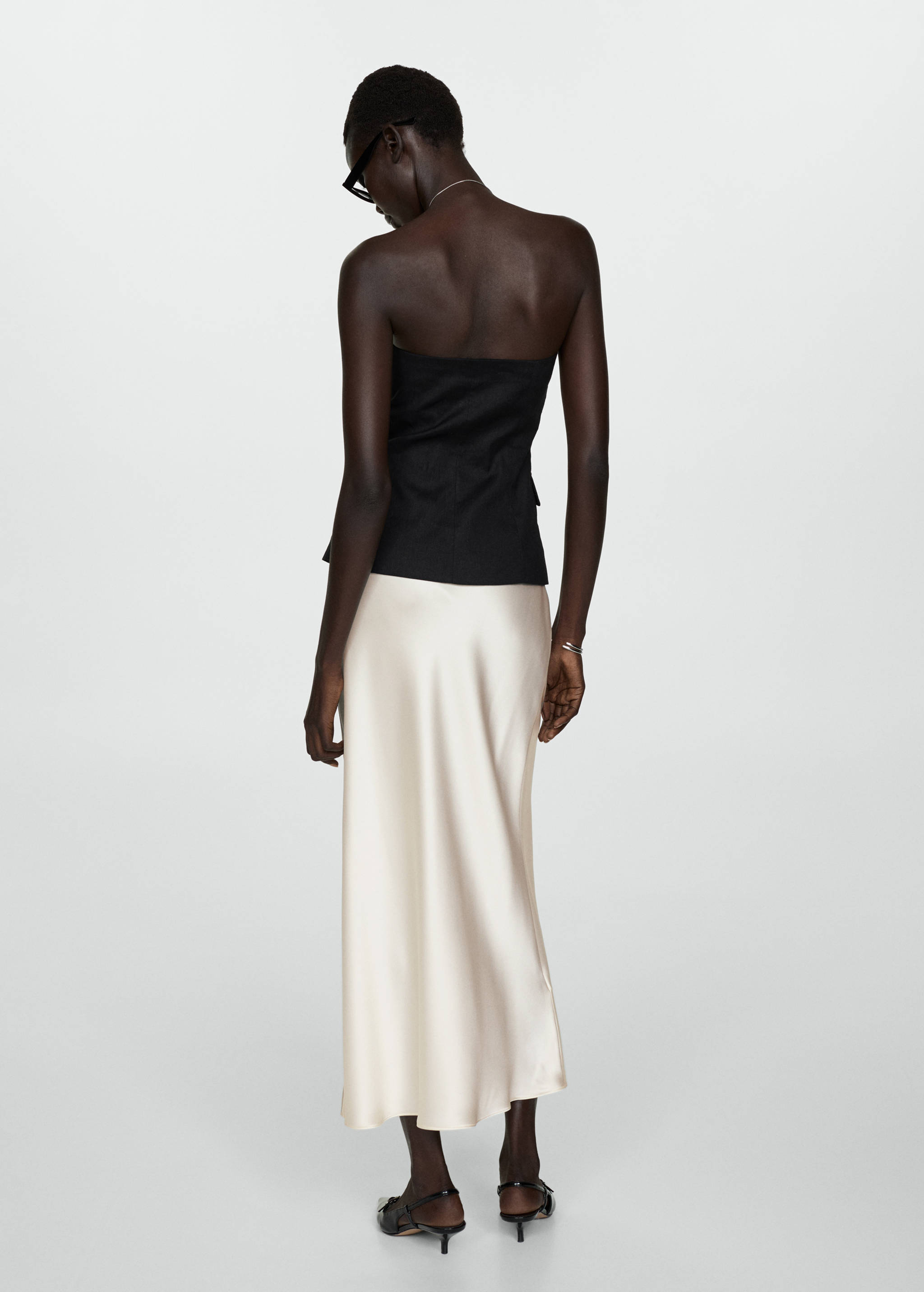 Falda midi satinada - Reverso del artículo