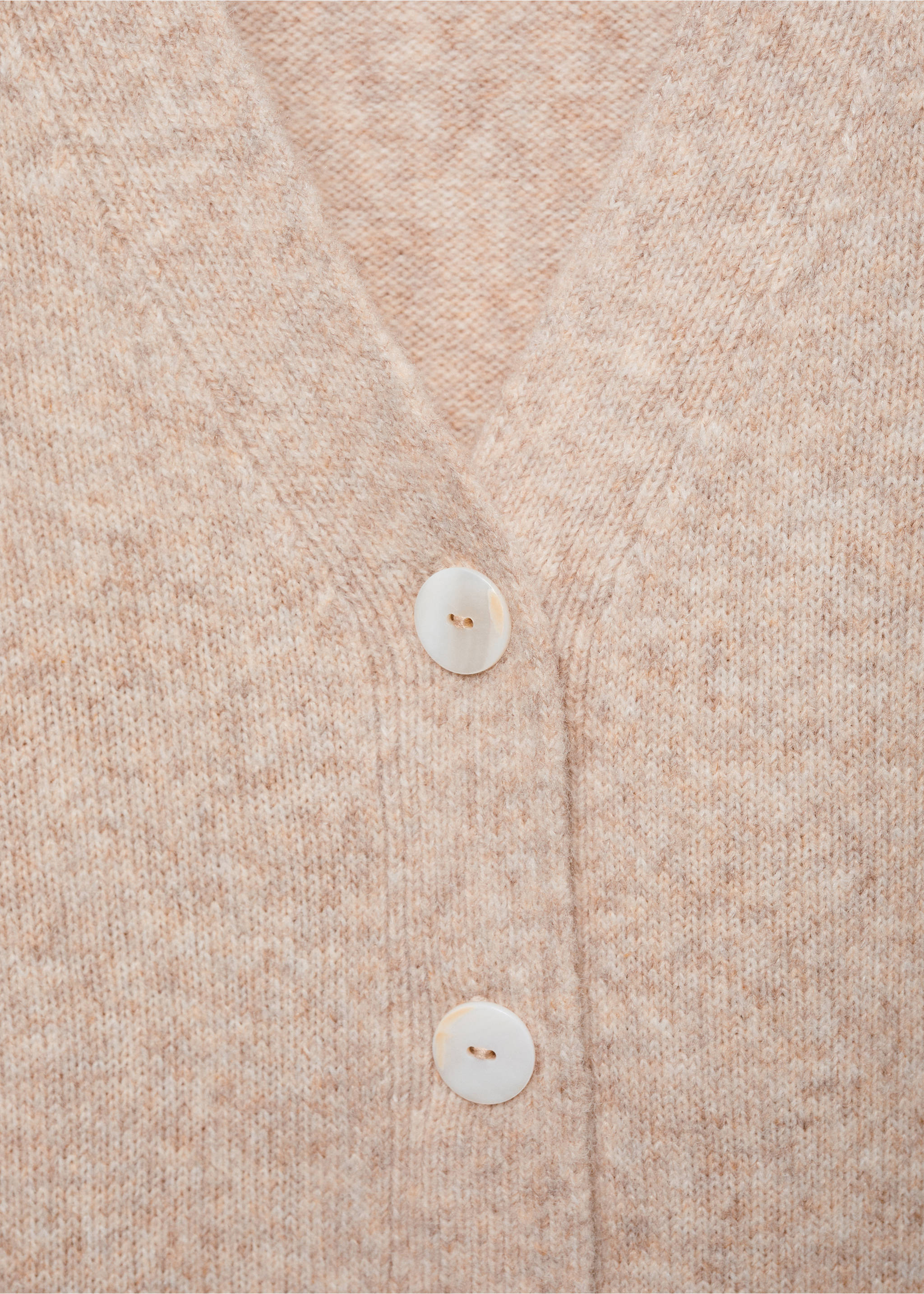Gilet boutons - Détail de l'article 8, Sable. Ref: 77094781-00.