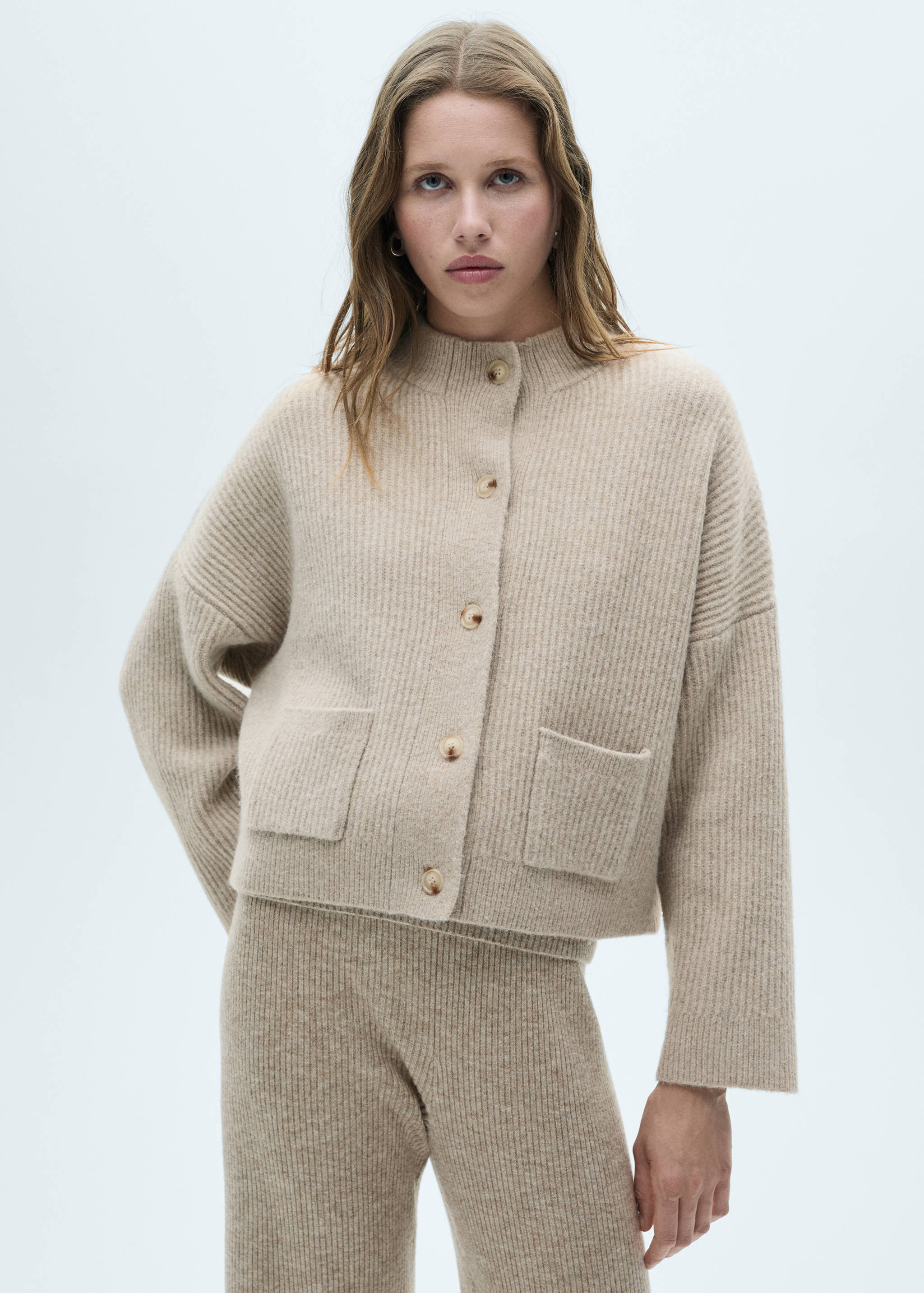 Cárdigan punto bolsillos - Plano medio