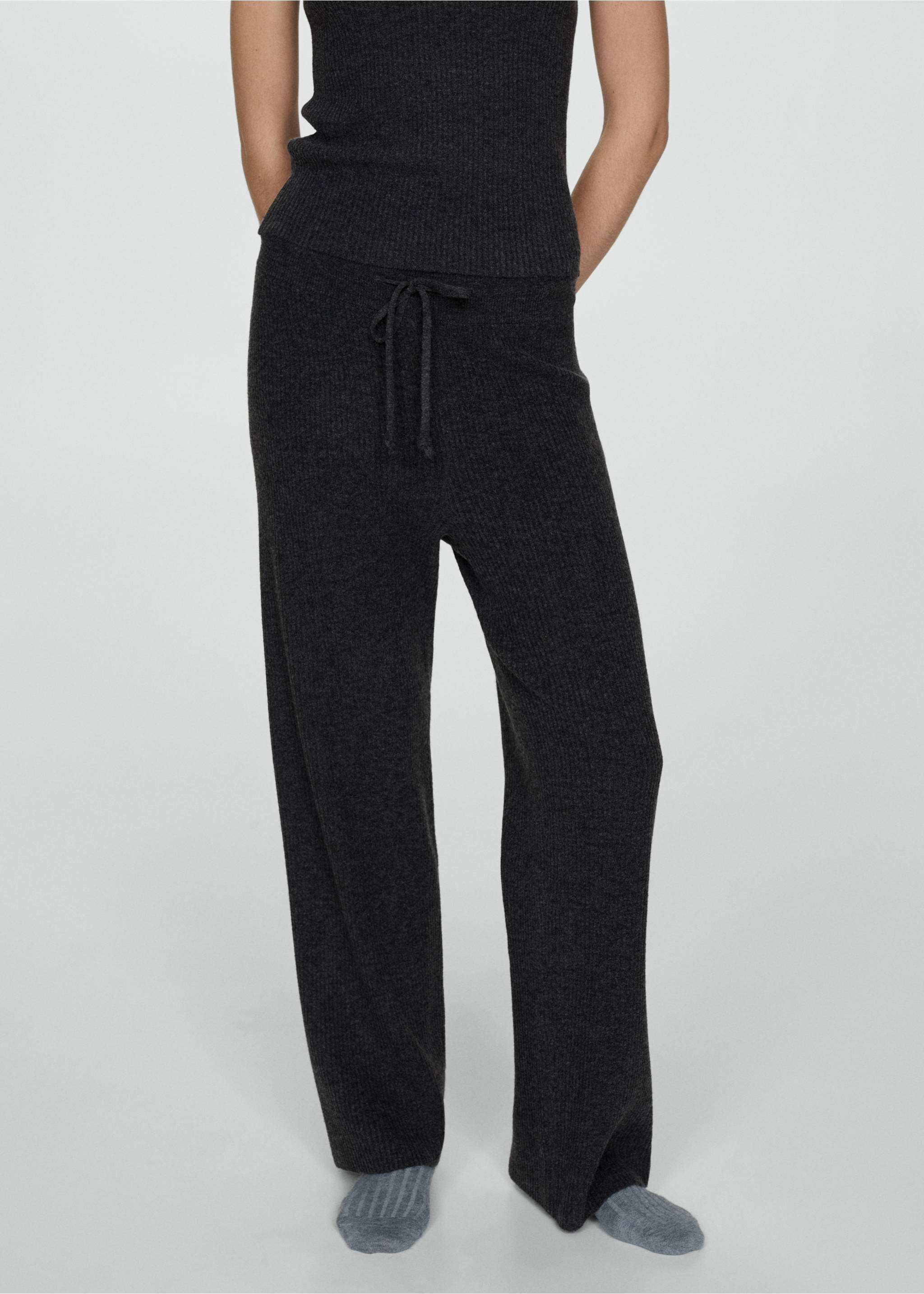 Pantalón punto fino canalé - Plano medio, Gris antracita. Ref: 77095630-00.