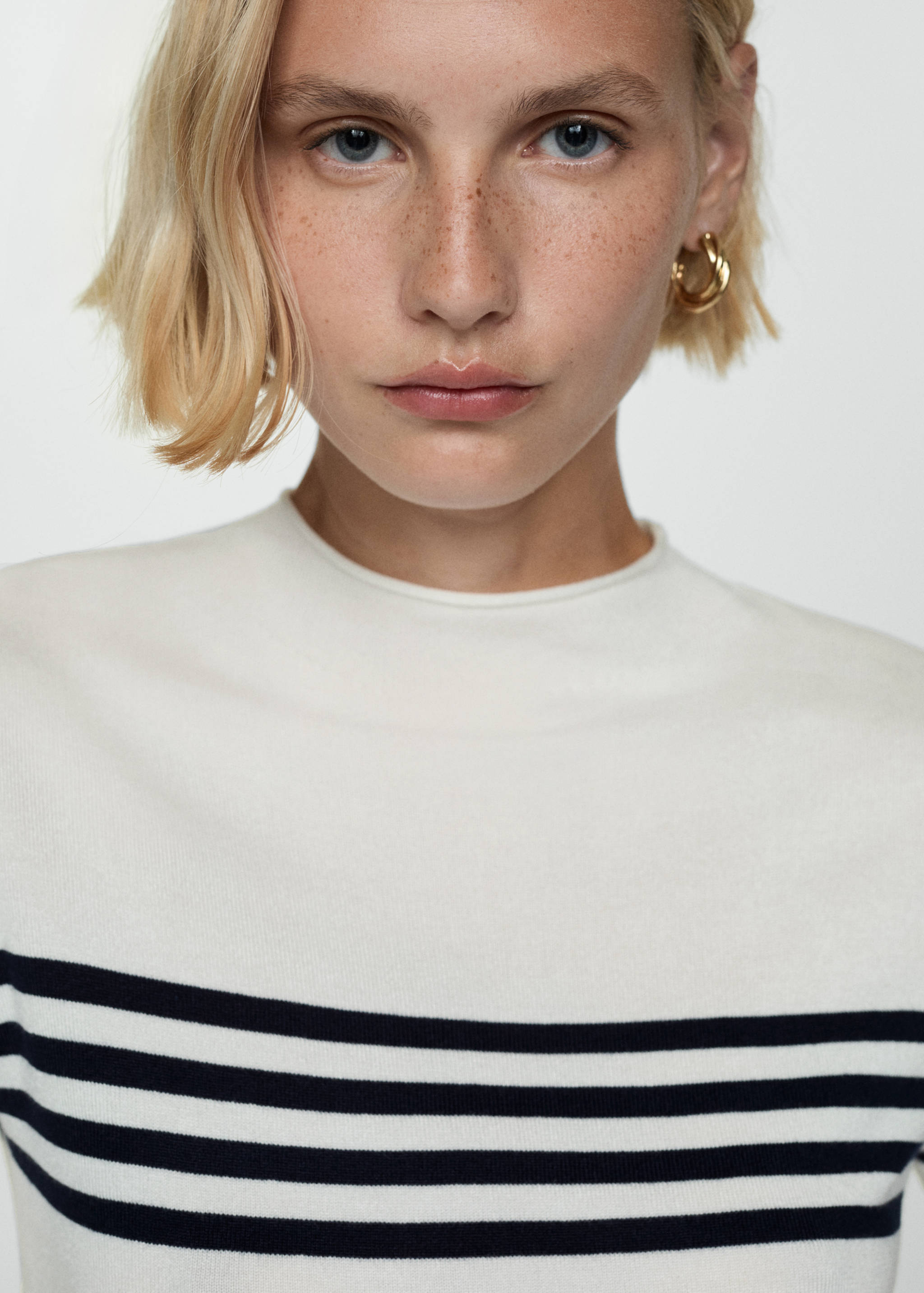 Striped fine-knit sweater - Details of the article 1