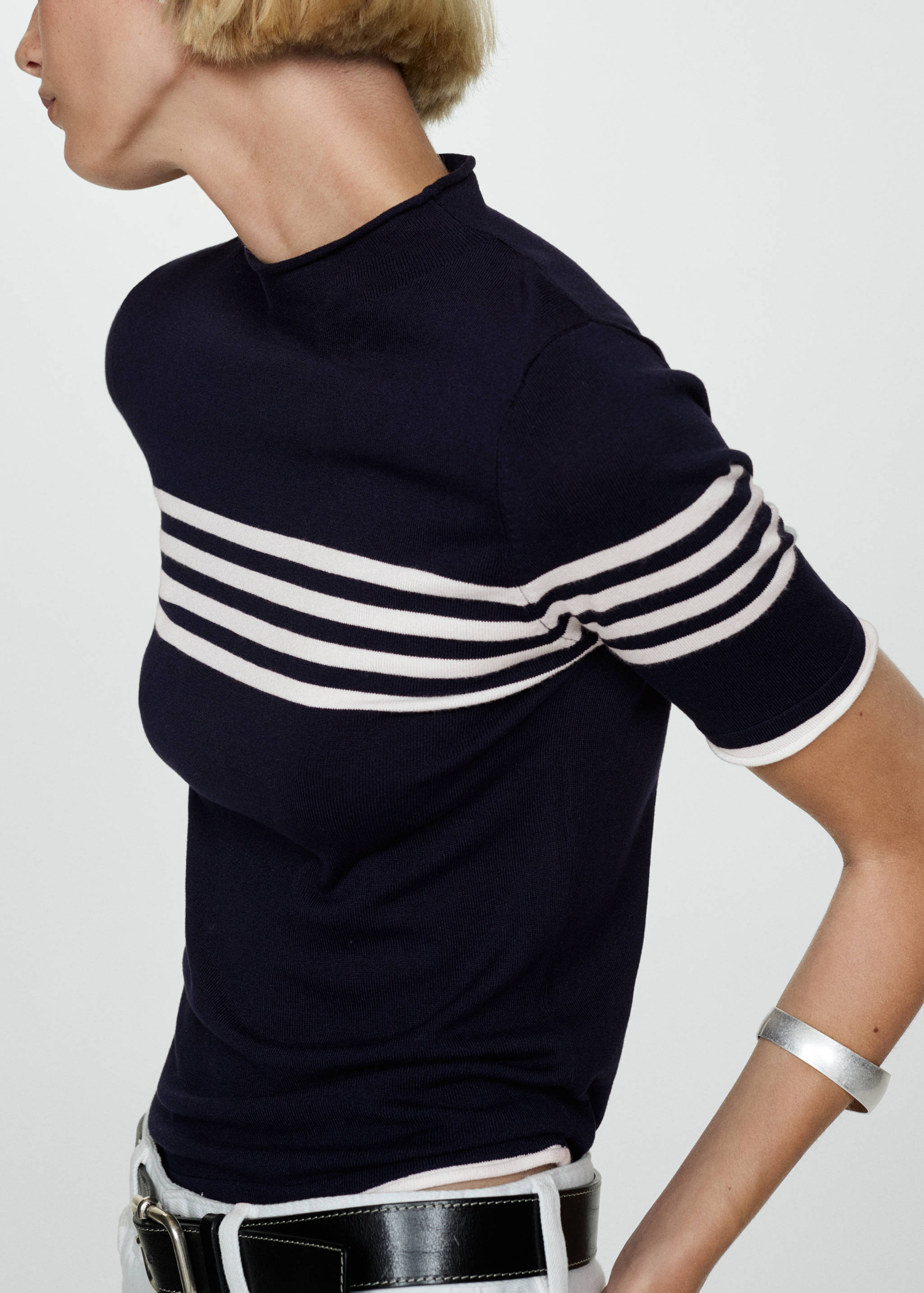Striped fine-knit sweater - Details of the article 6