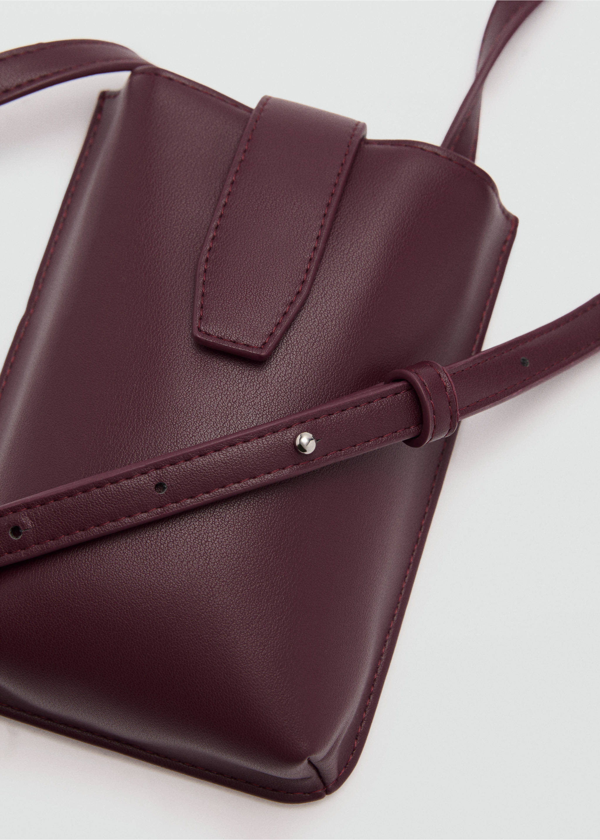 Mini faux-leather shoulder bag - Details of the article 2, Burgundy. Ref: 77095639-00.