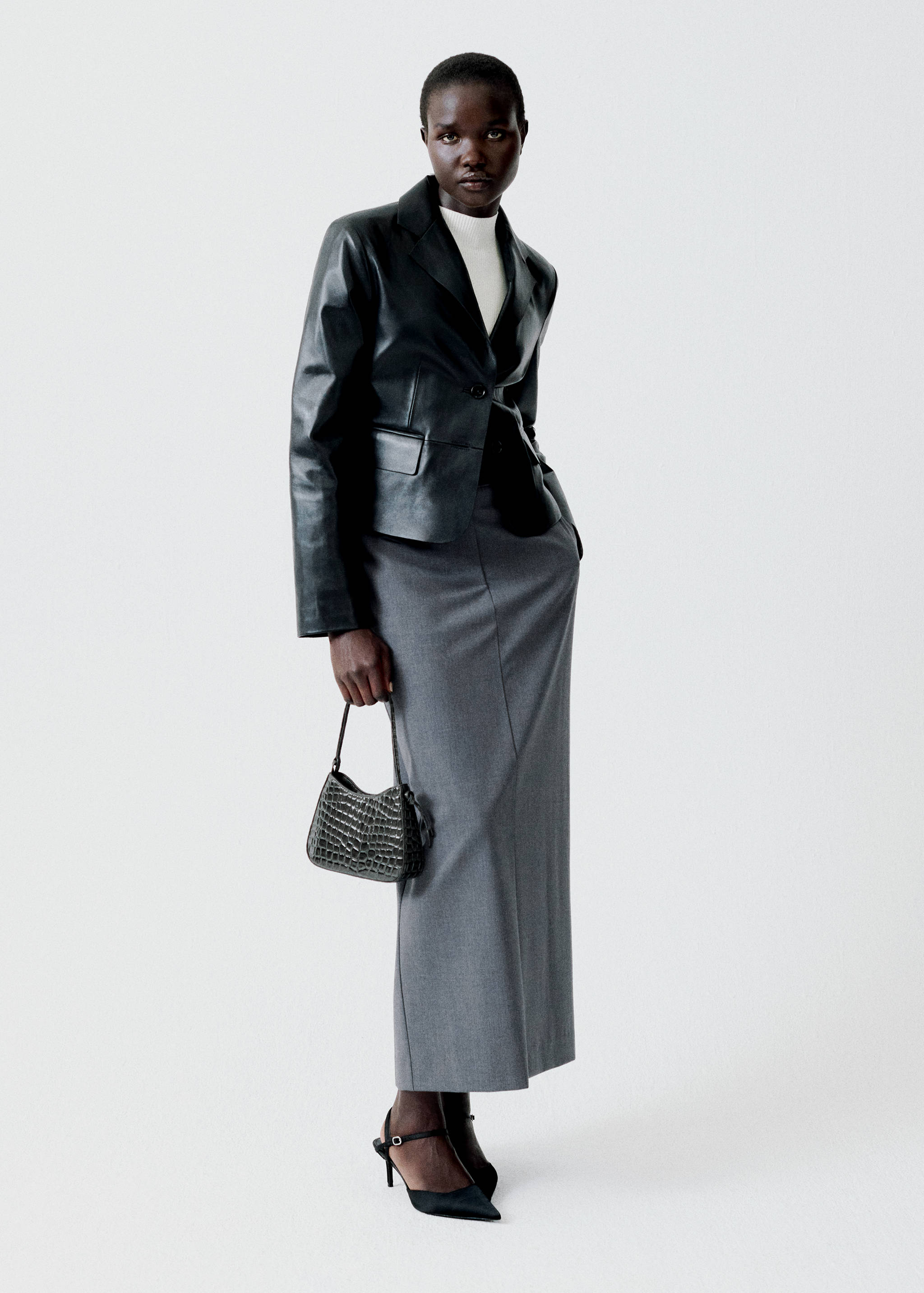 Long pencil skirt with opening - Details of the article 7