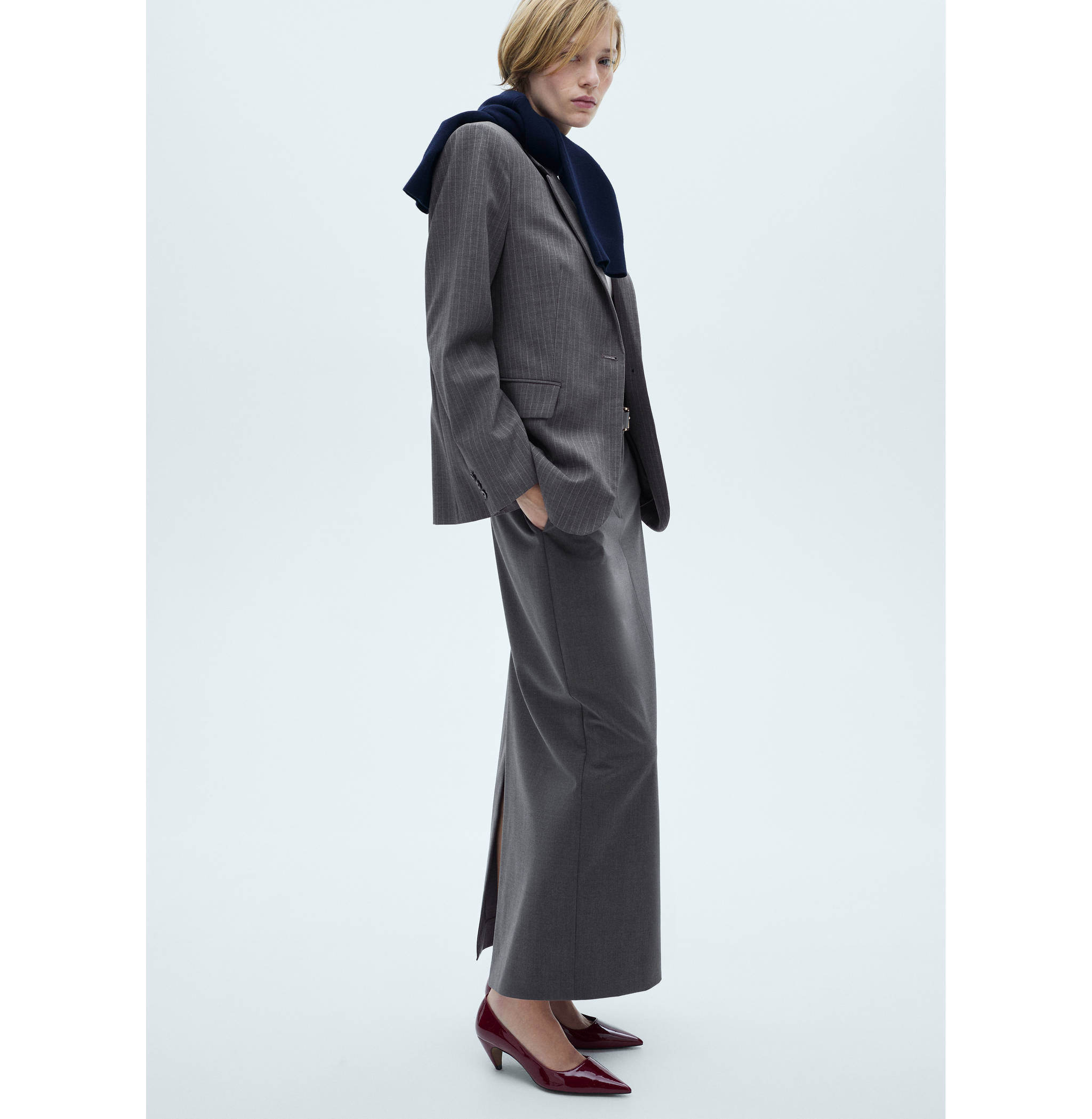 Long pencil skirt with opening - Details of the article 1