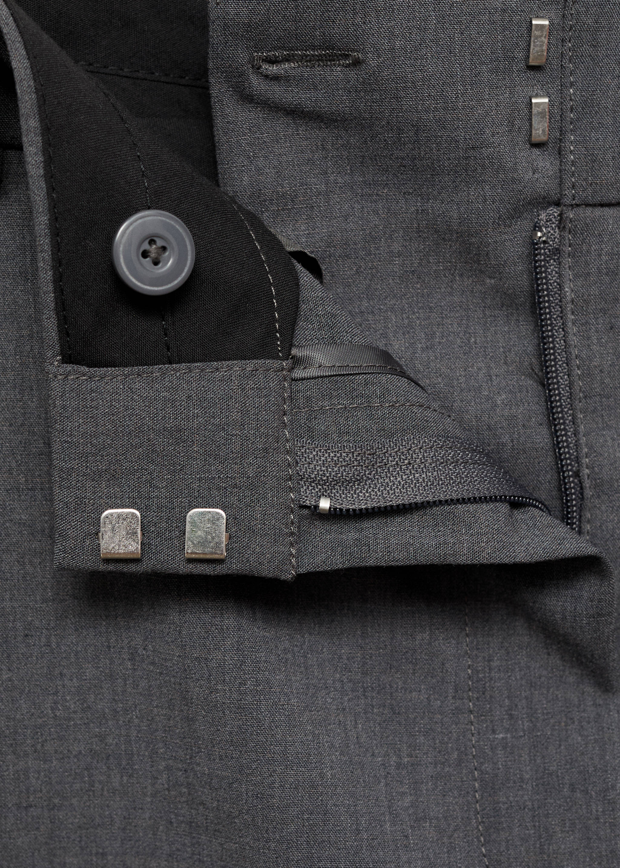Long pencil skirt with opening - Details of the article 8
