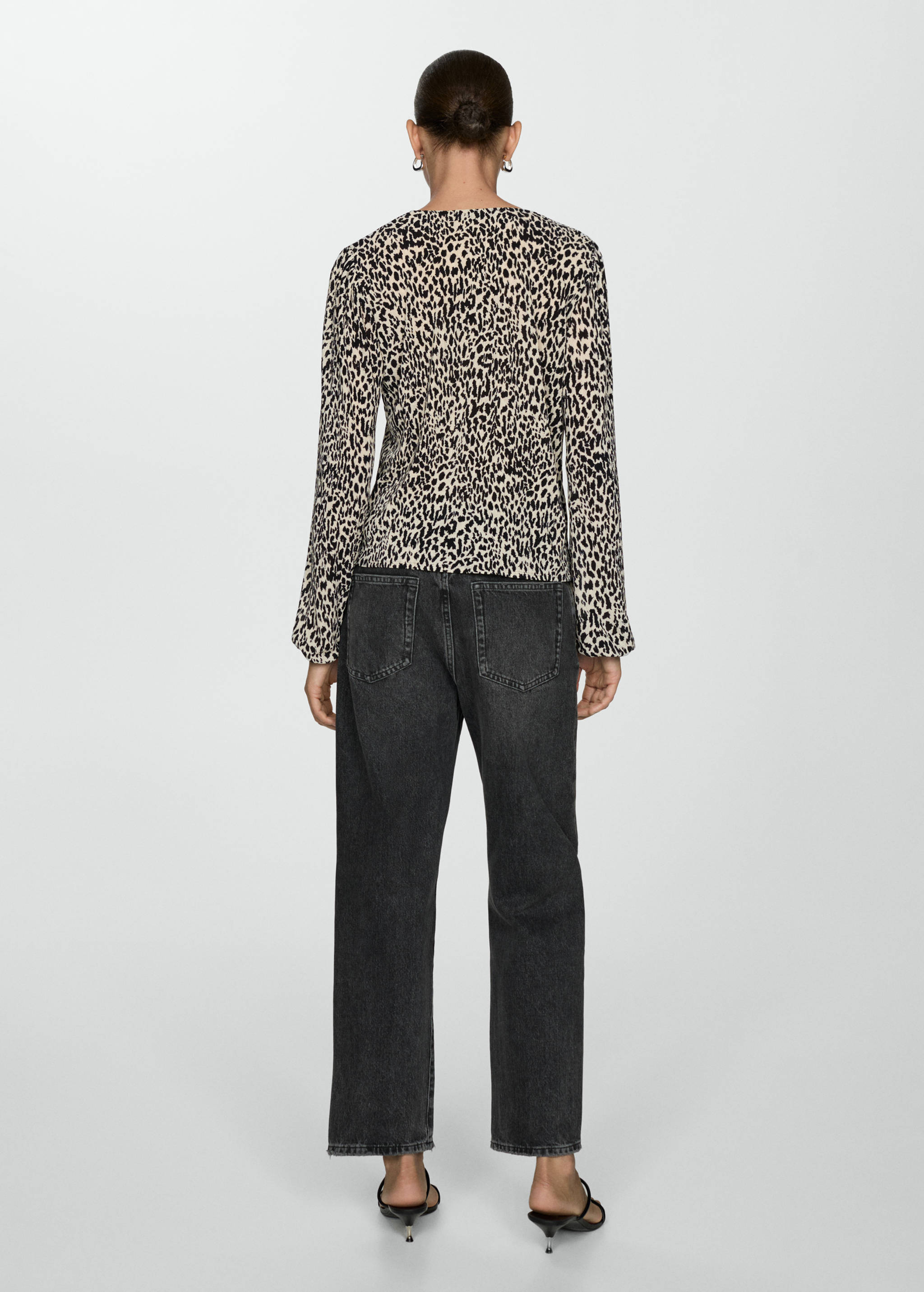 بلوزة بطبعة حيوان - الجهة الخلفية للمنتج