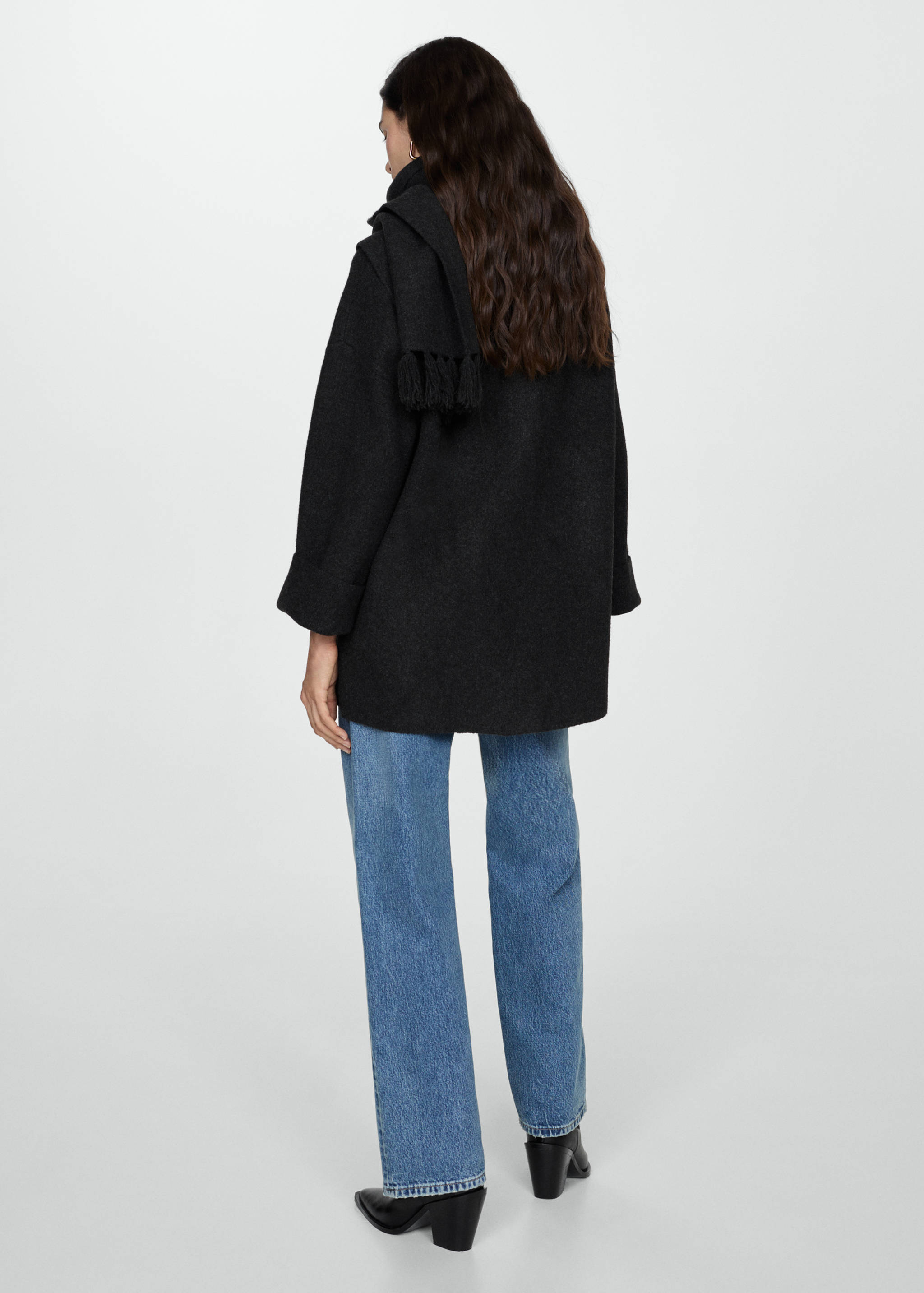 Knitted coat with detachable scarf - Reverse of the article