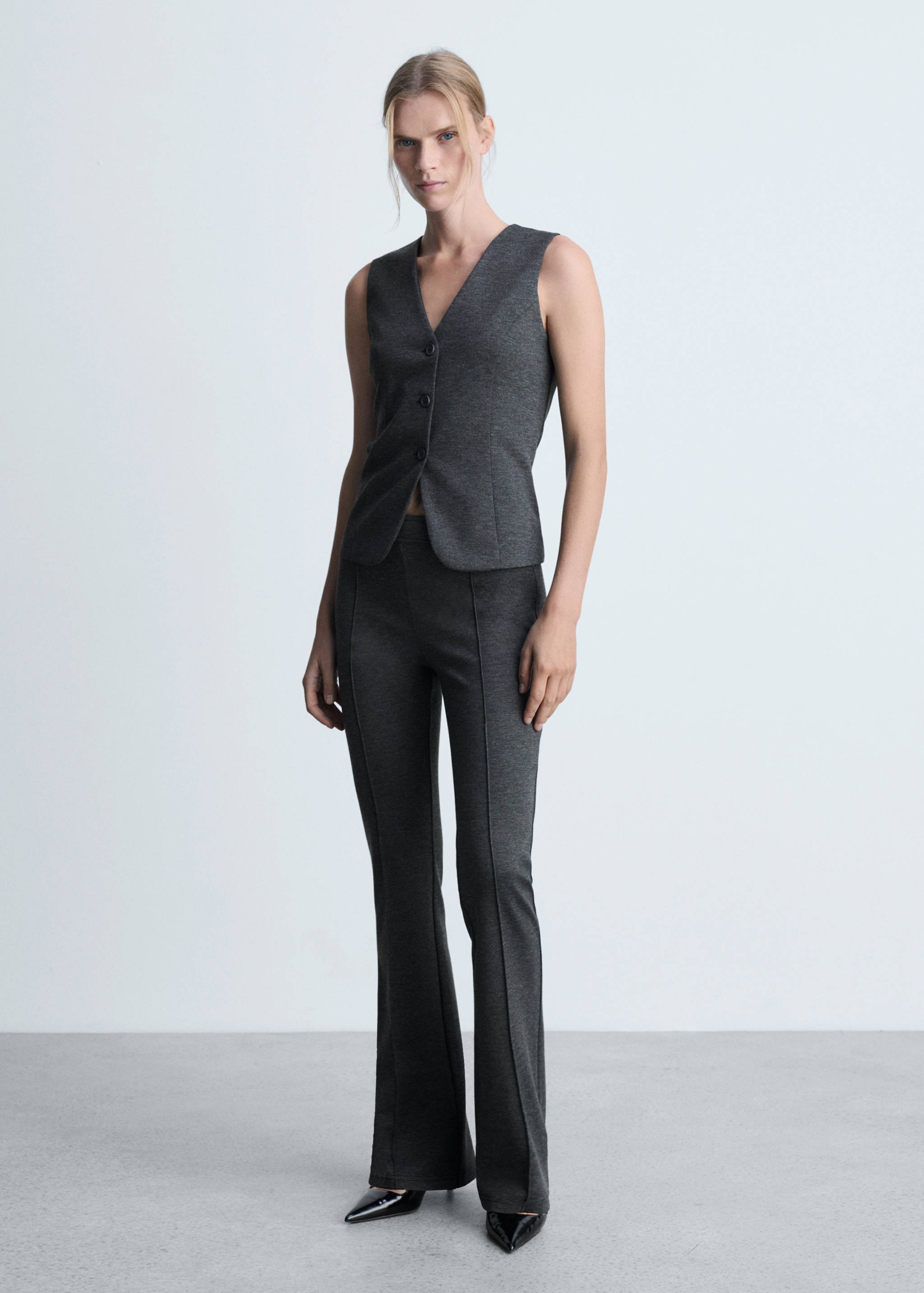 Flared trousers with seams - General plane