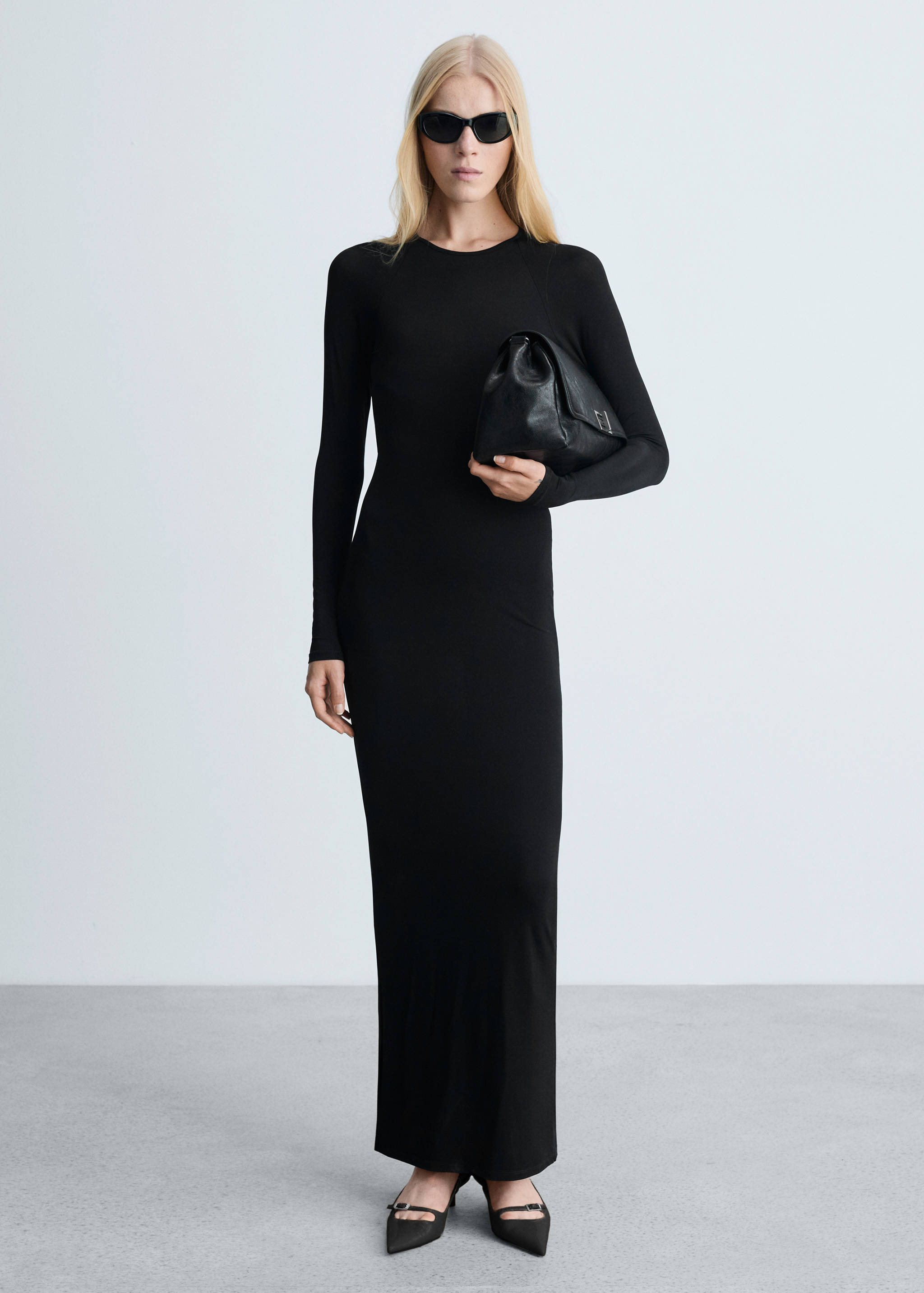 Long dress with open back - General plane