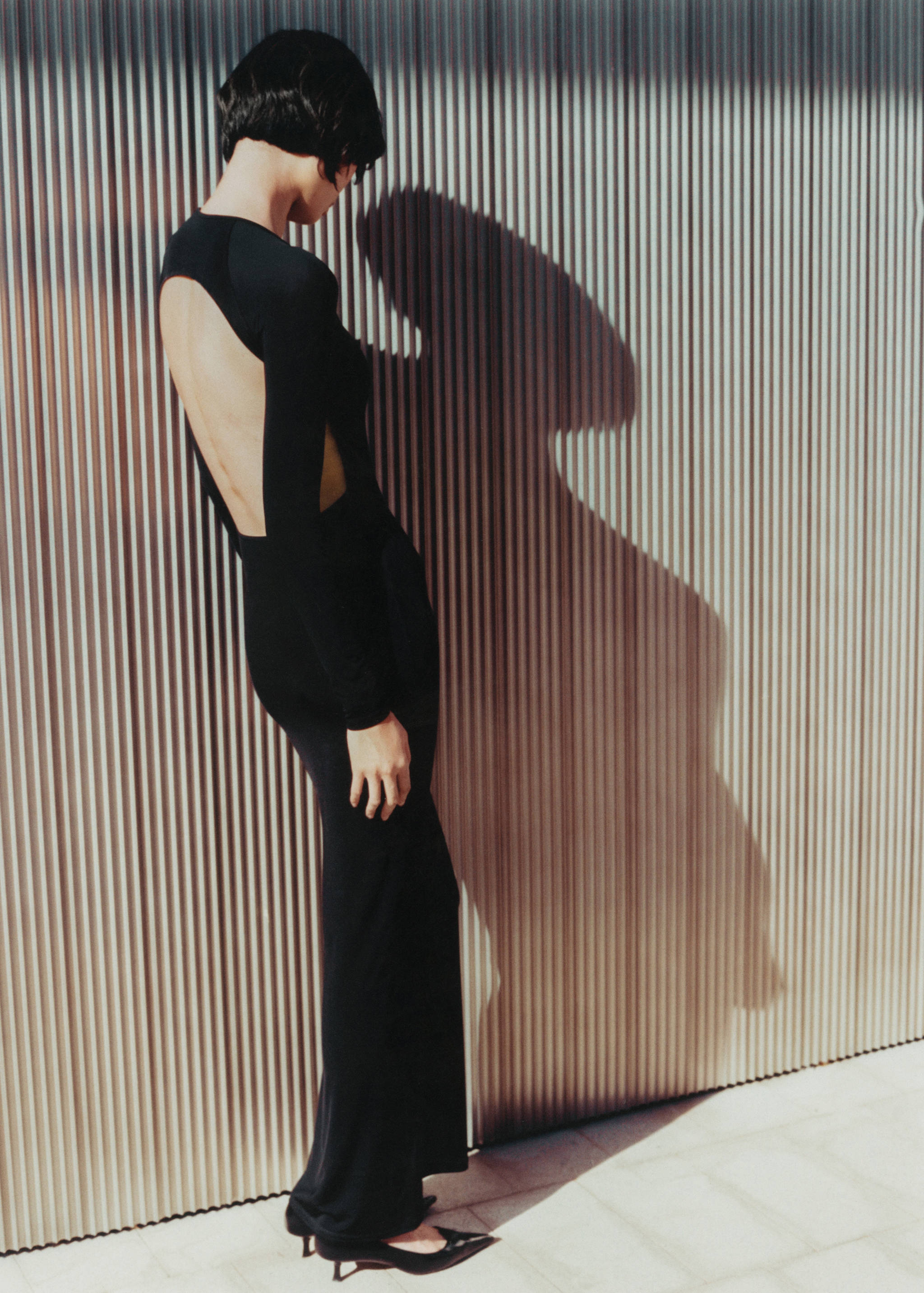 Long dress with open back - Details of the article 6