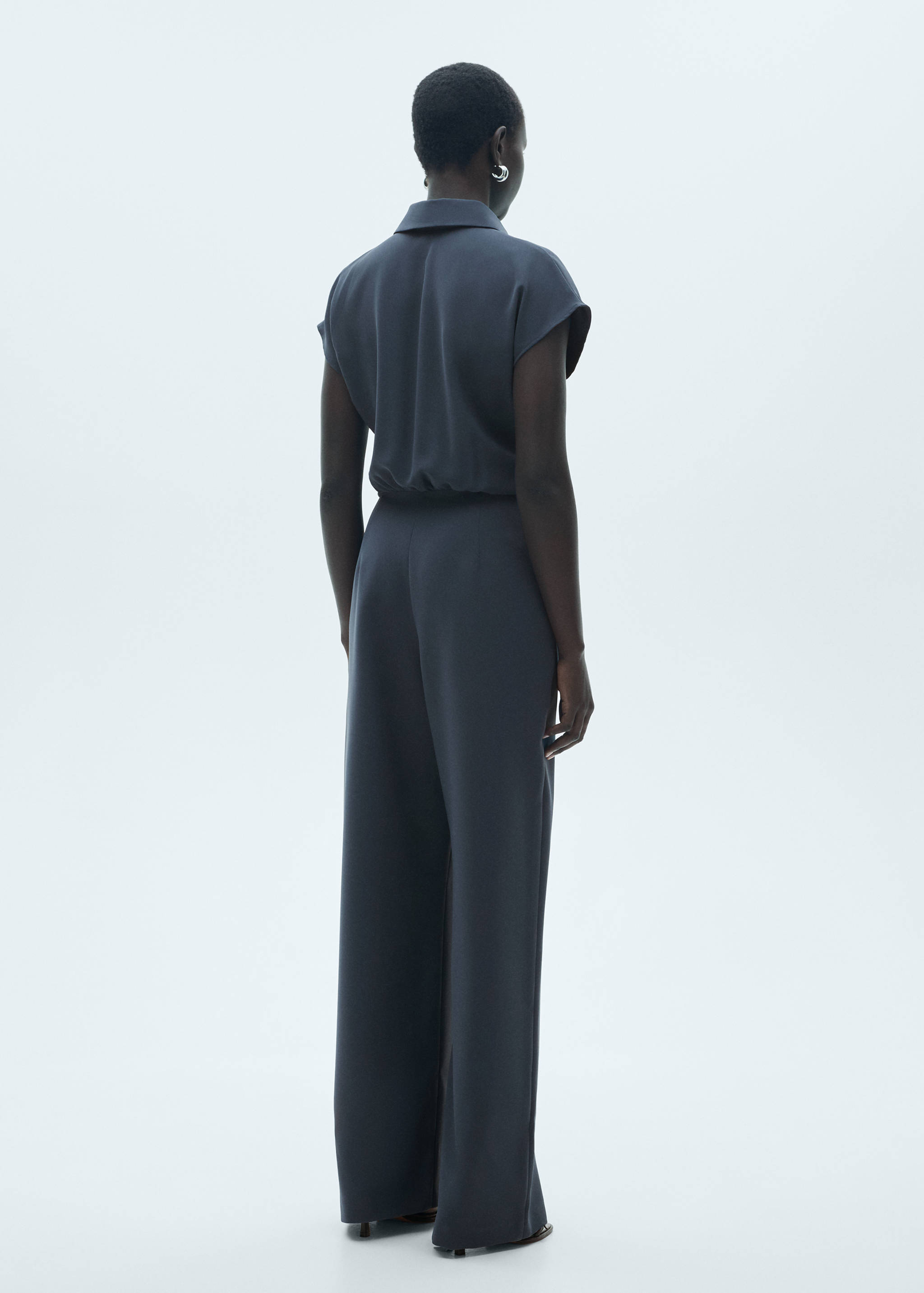 Long jumpsuit with lacing - Reverse of the article