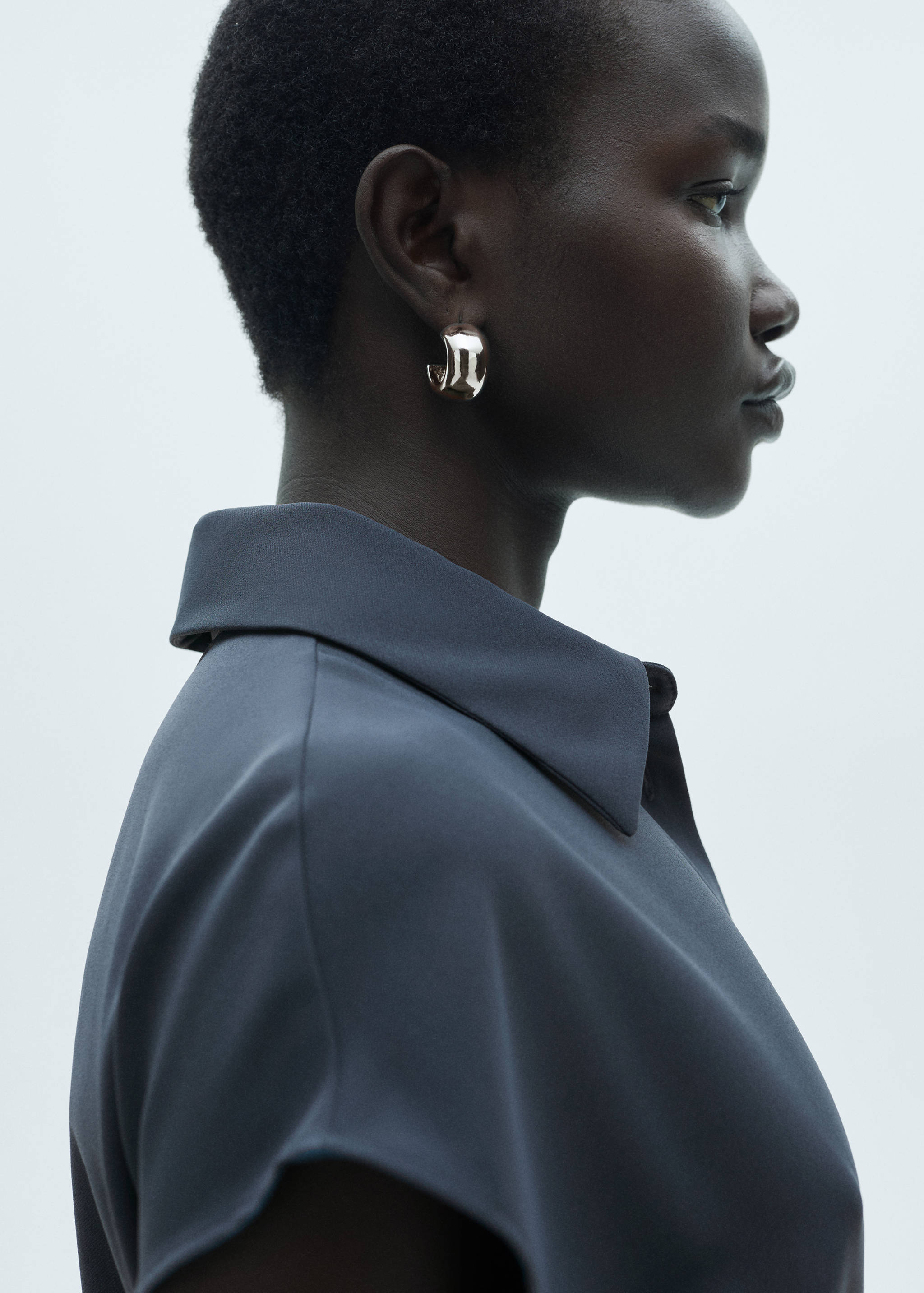 Long jumpsuit with lacing - Details of the article 1