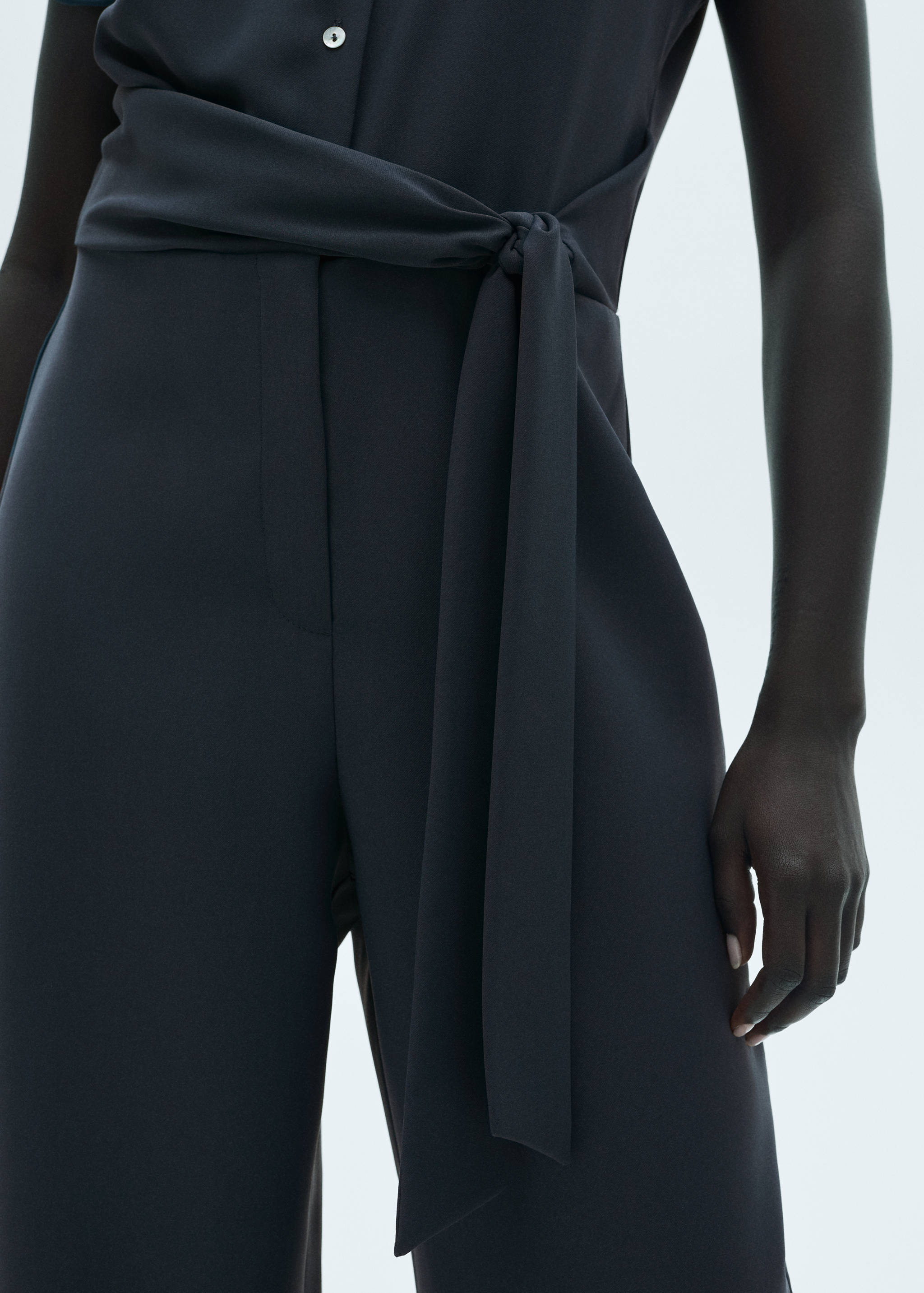 Long jumpsuit with lacing - Details of the article 6