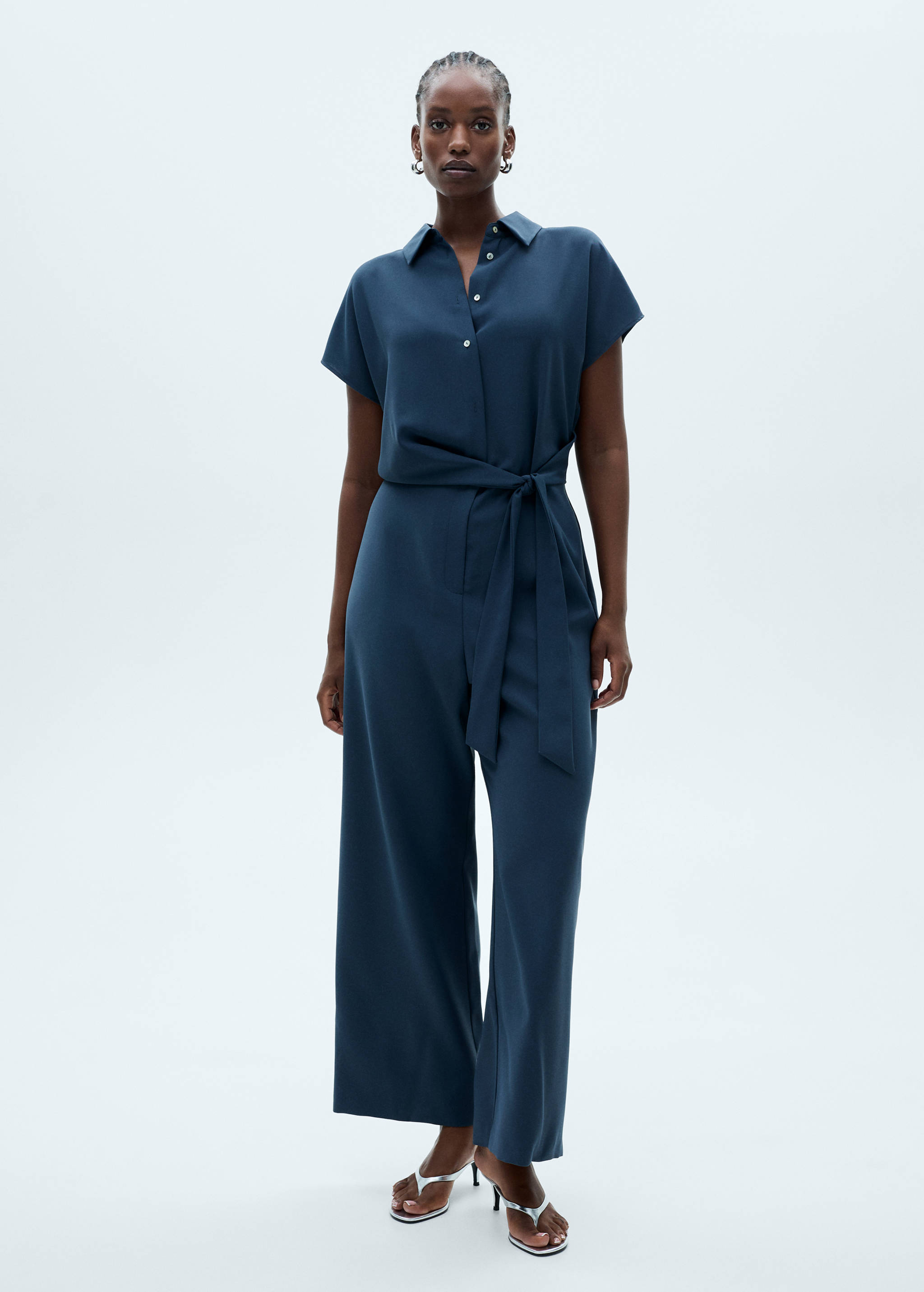 Long jumpsuit with lacing - Details of the article 3
