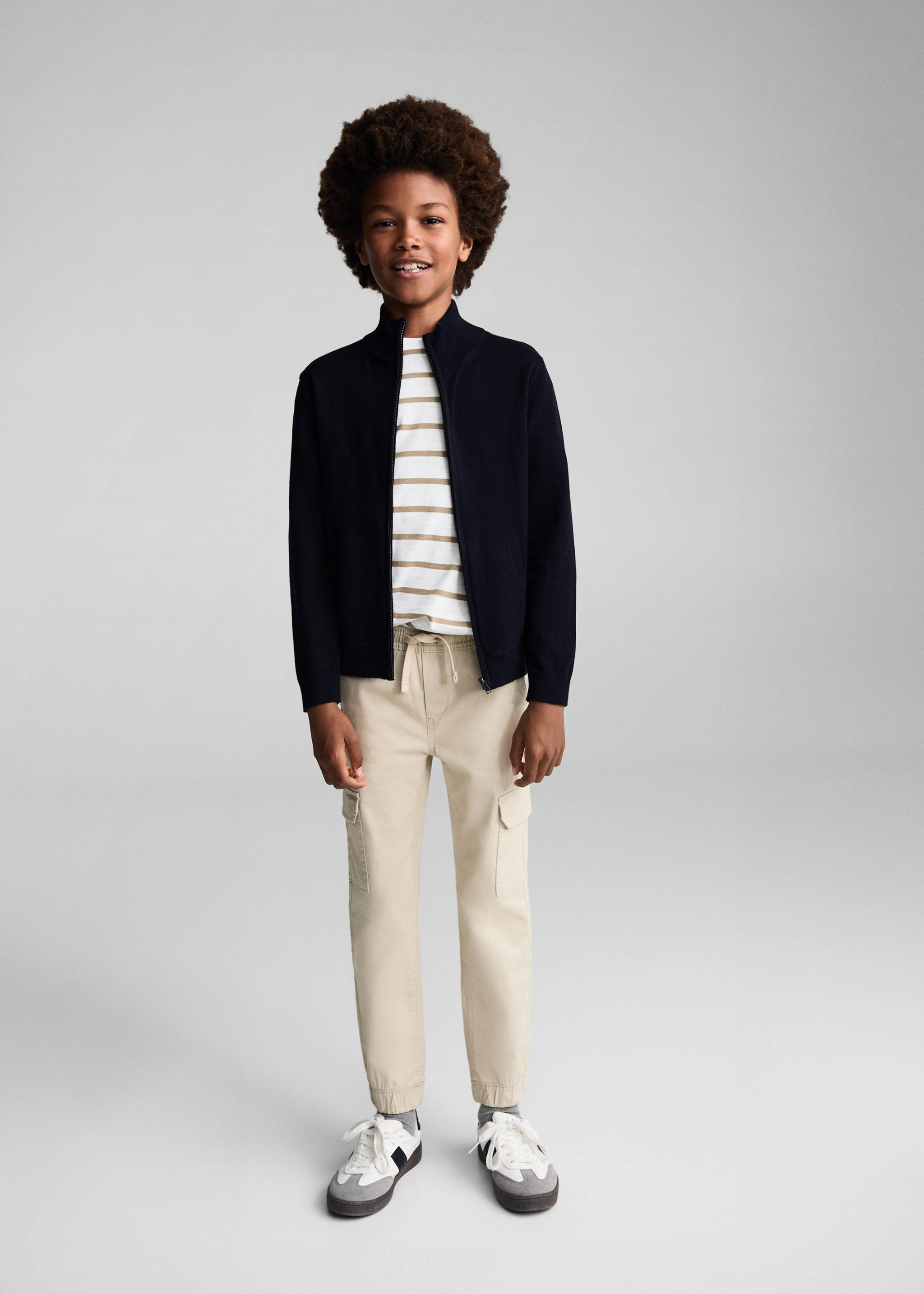 Zipped knit cardigan - General plane