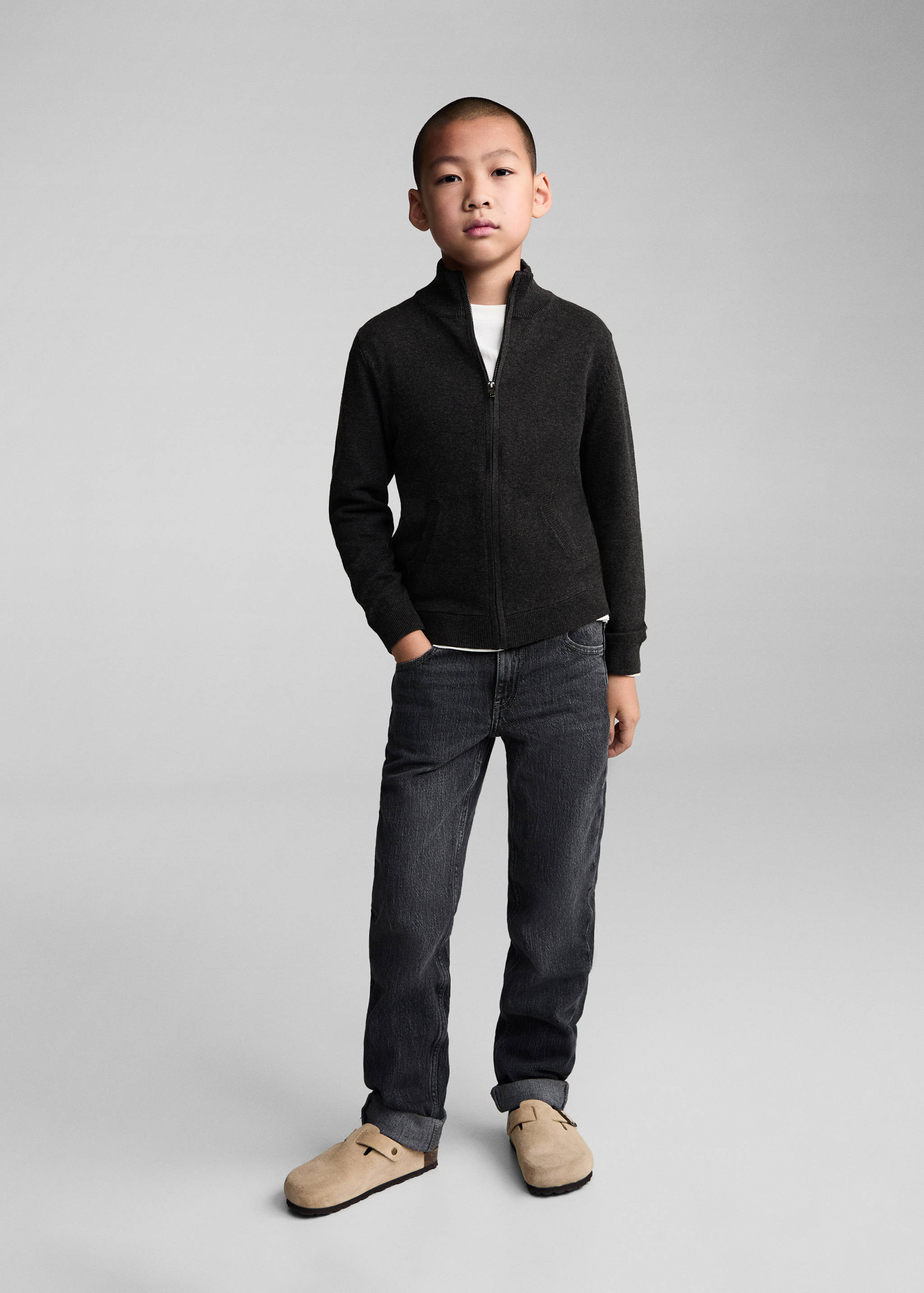 Zipped knit cardigan - General plane