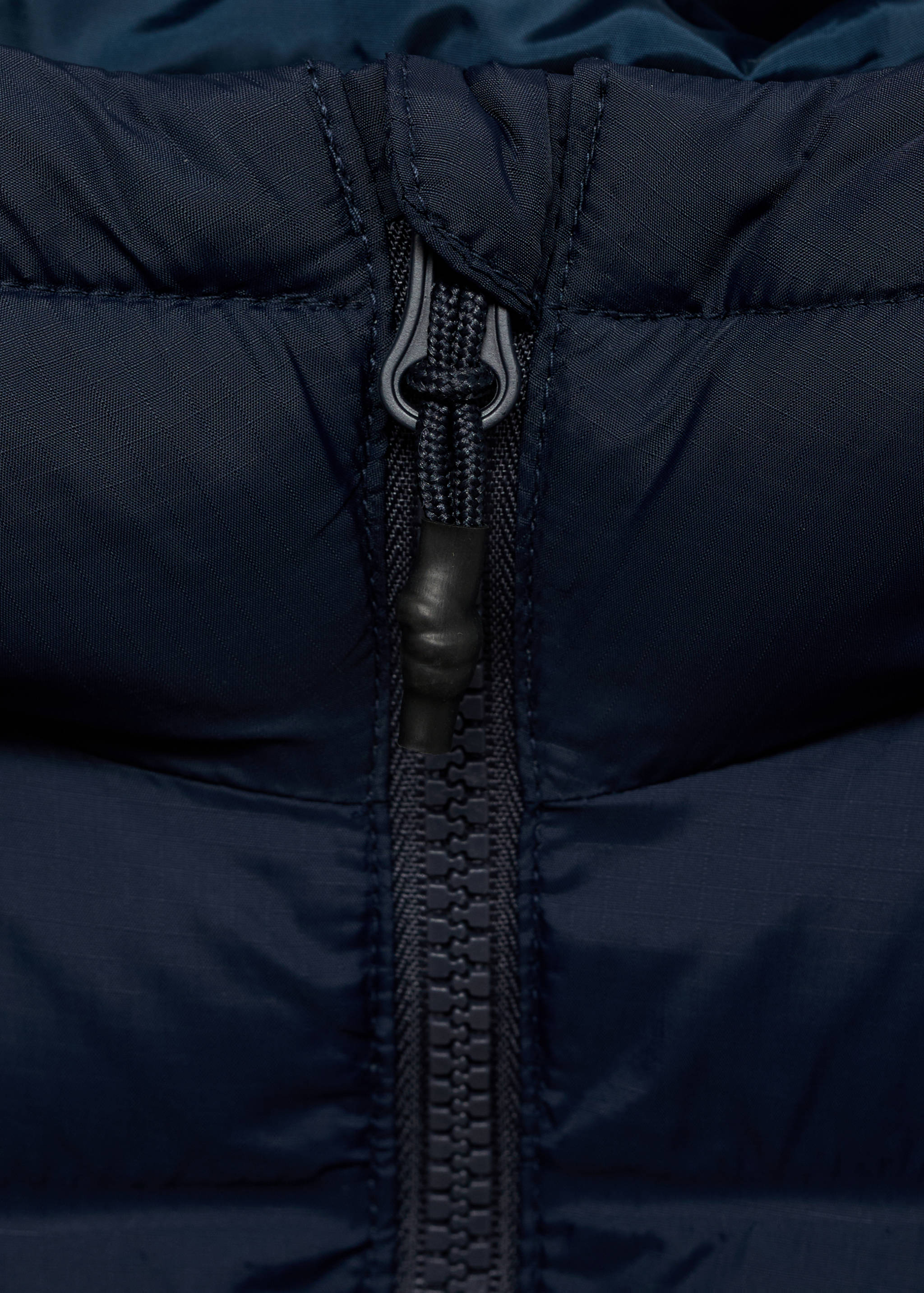 Gilet matelassé à capuche - Détail de l'article 0