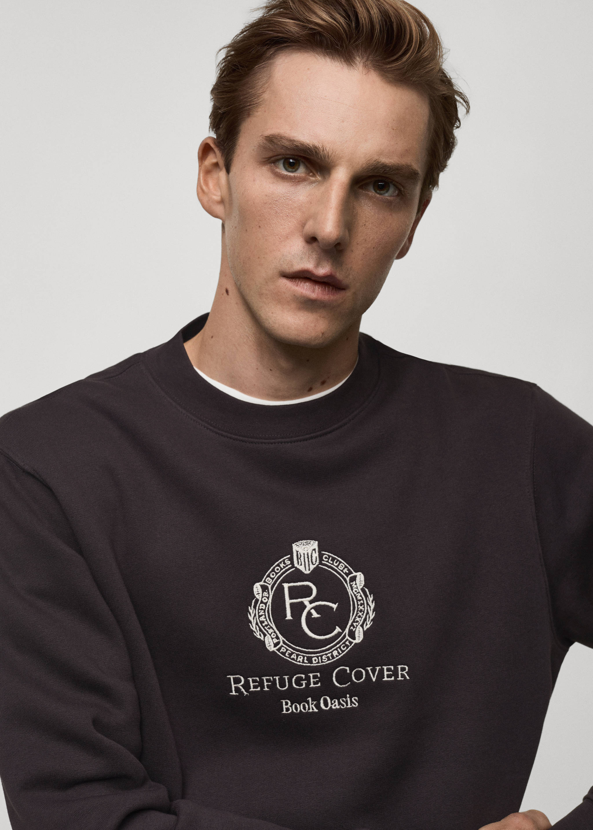 100% cotton sweatshirt embroidered detail - Details of the article 1
