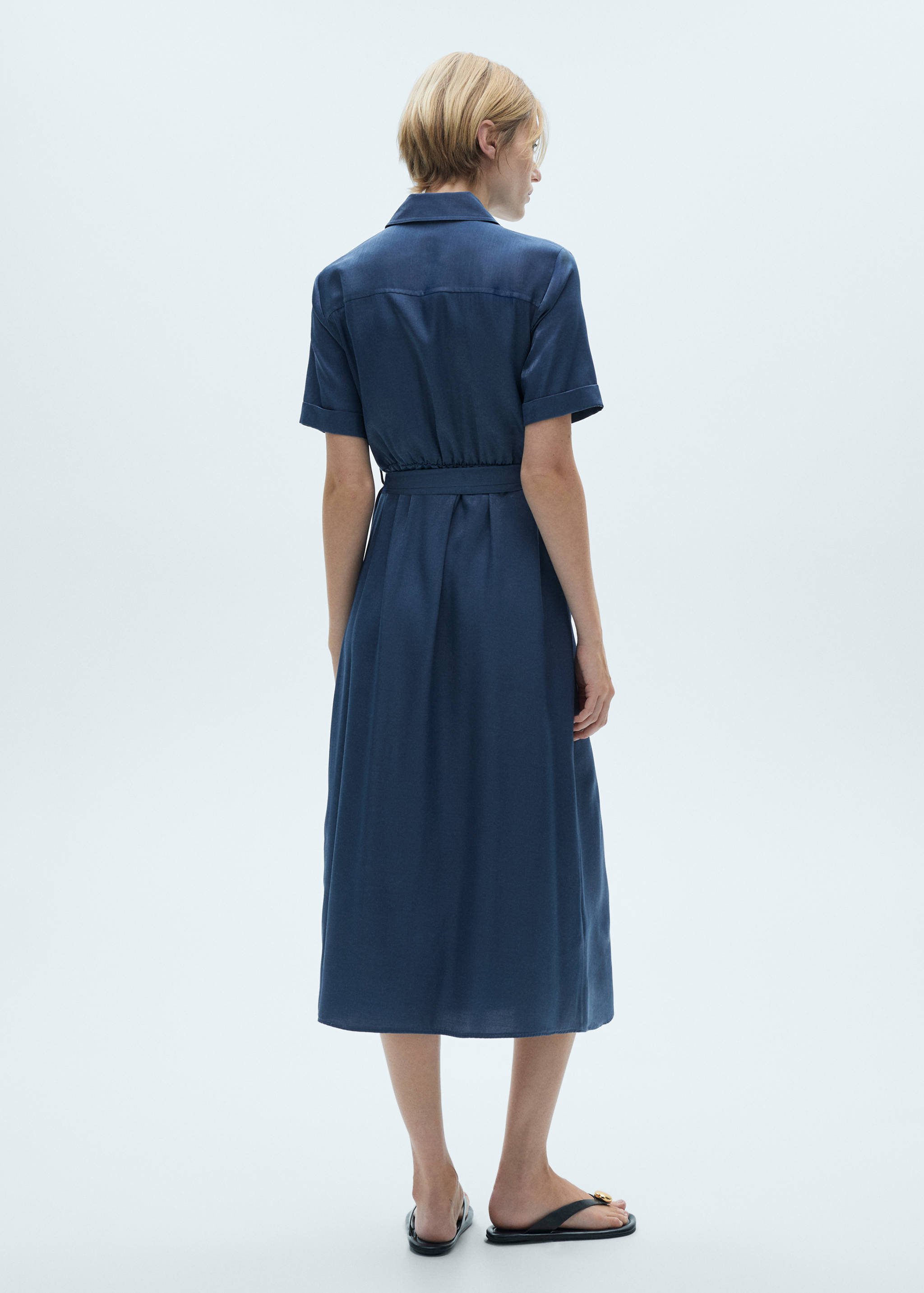 Vestido camisero satinado - Reverso del artículo