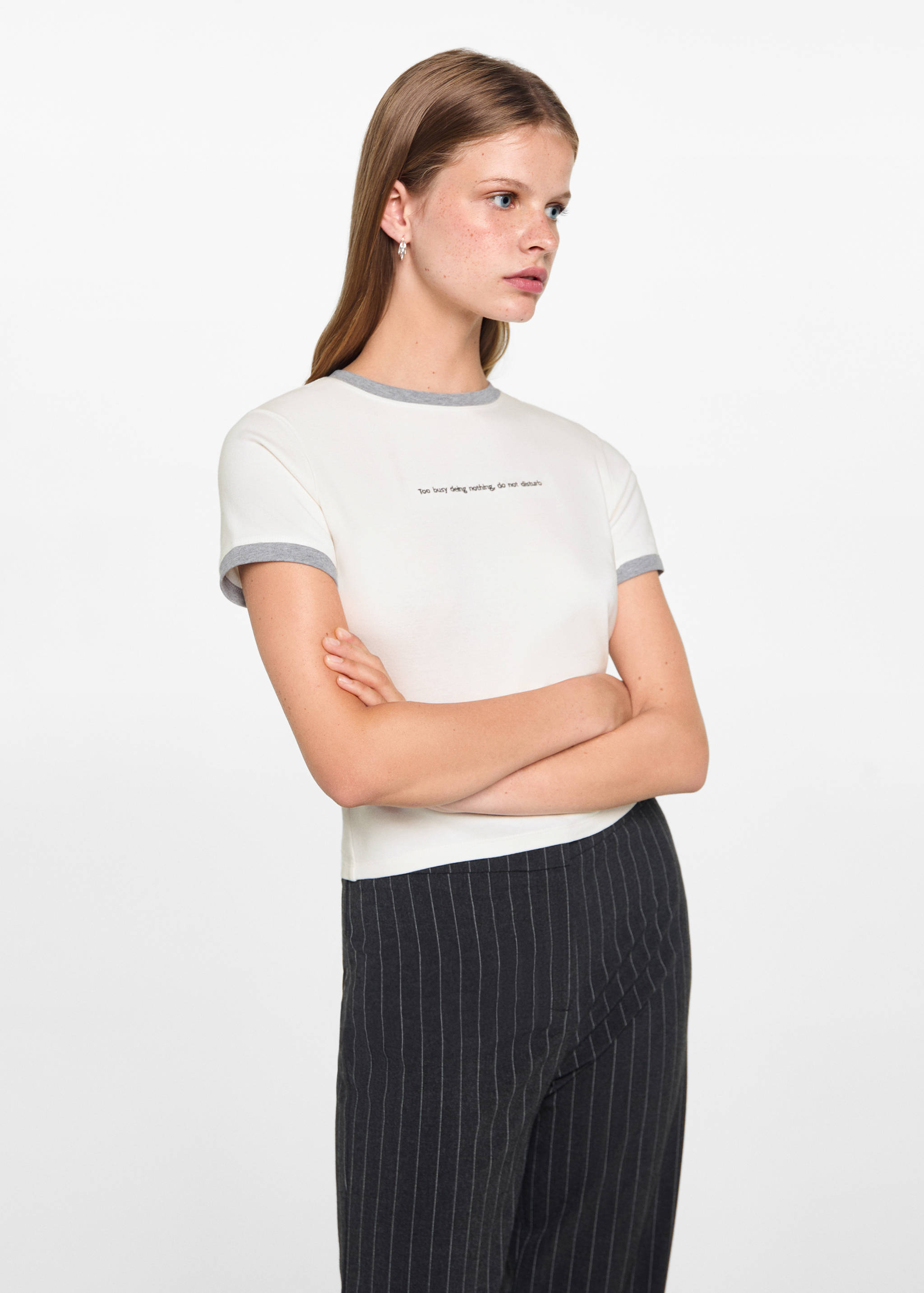 T-shirt bords contrastants - Plan moyen
