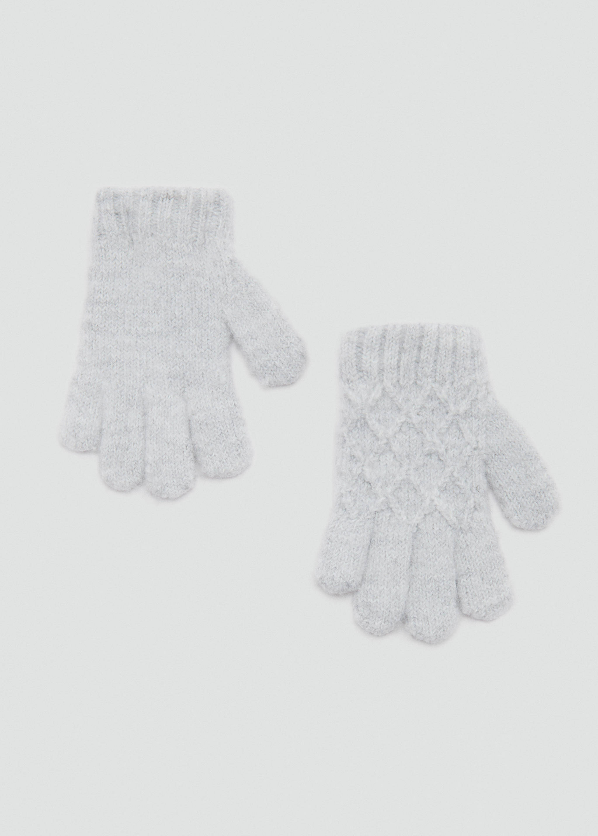 Cable-knit gloves - Article without model
