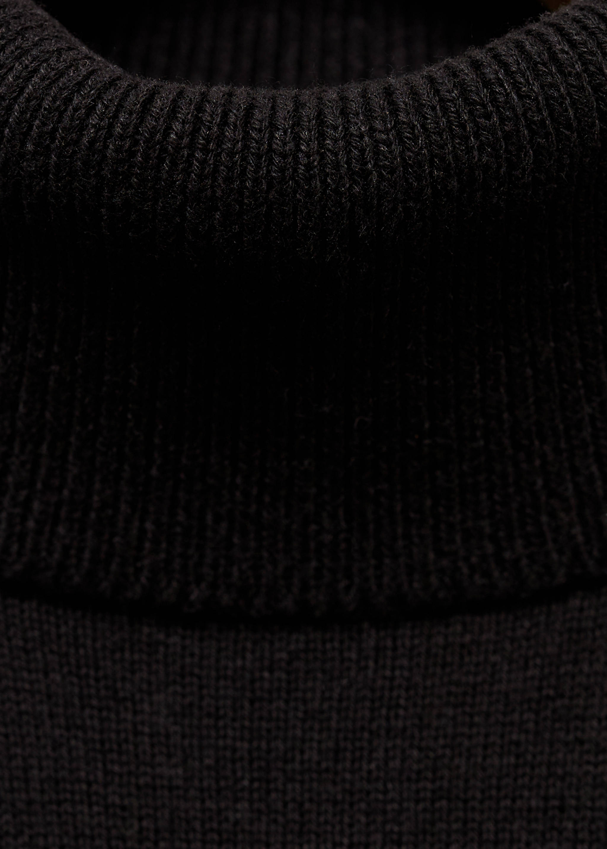 Turtleneck knitted sweater - Details of the article 8