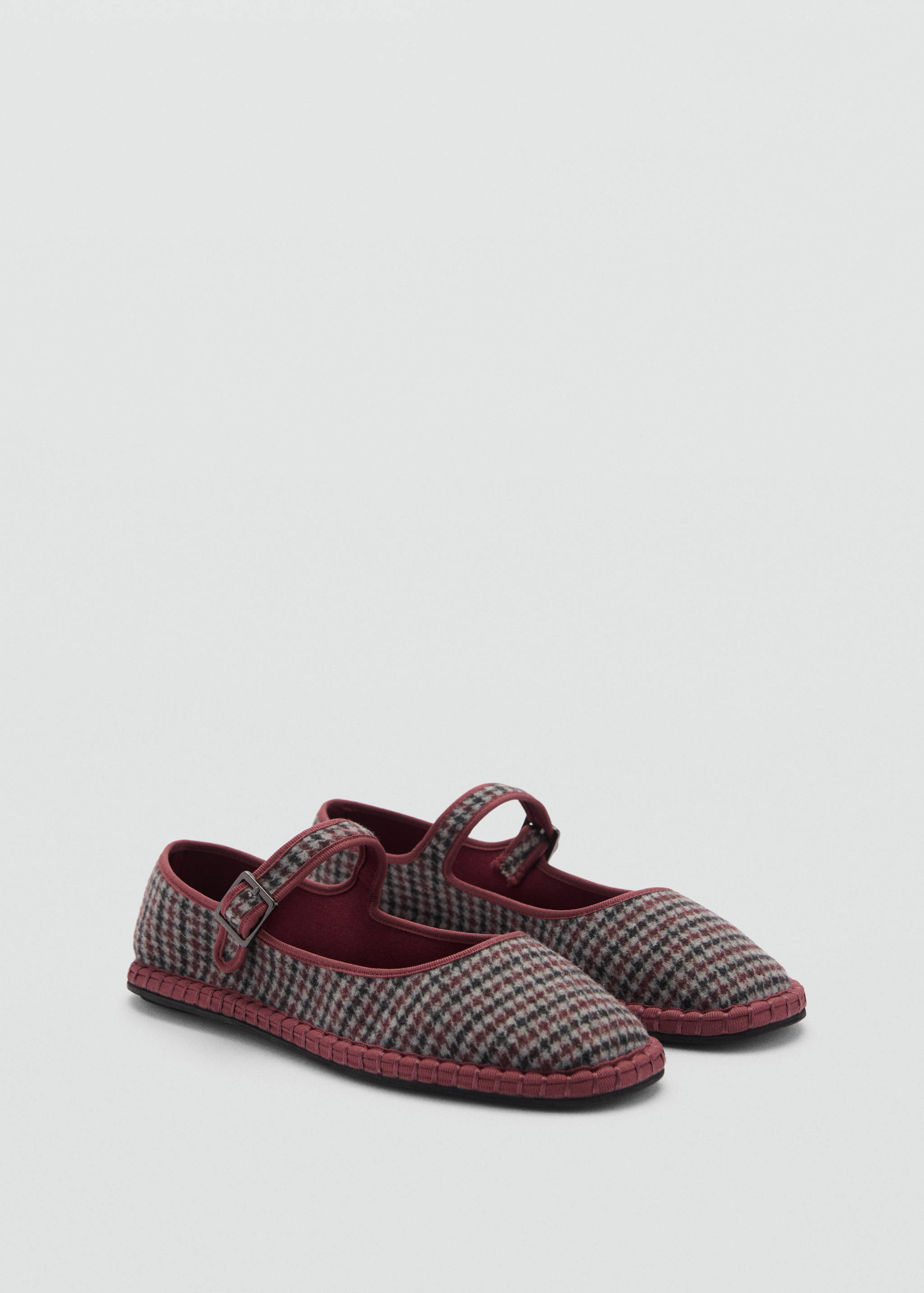 Ballerines brides - Plan moyen