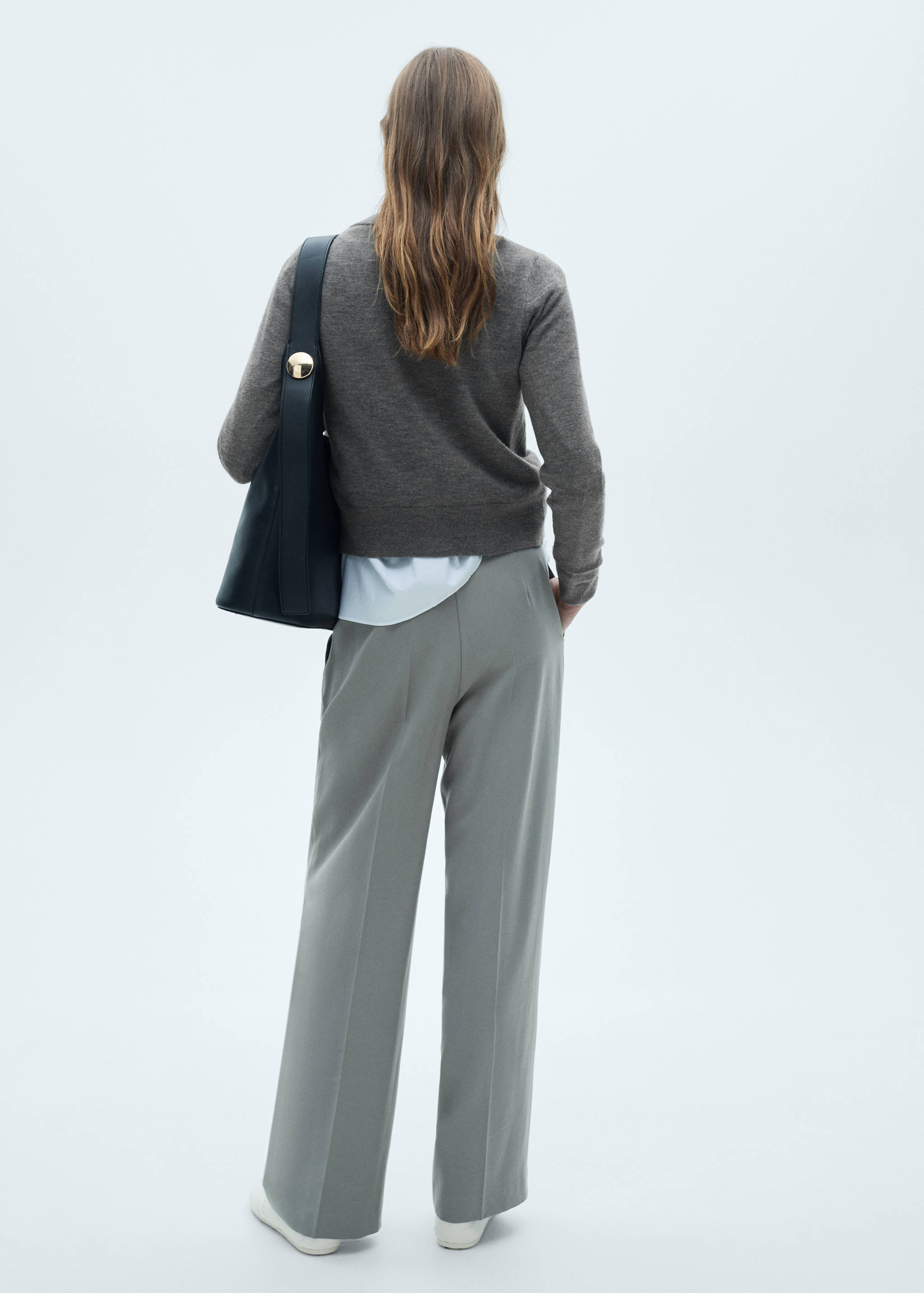 Round-neck buttoned cardigan - Reverse of the article