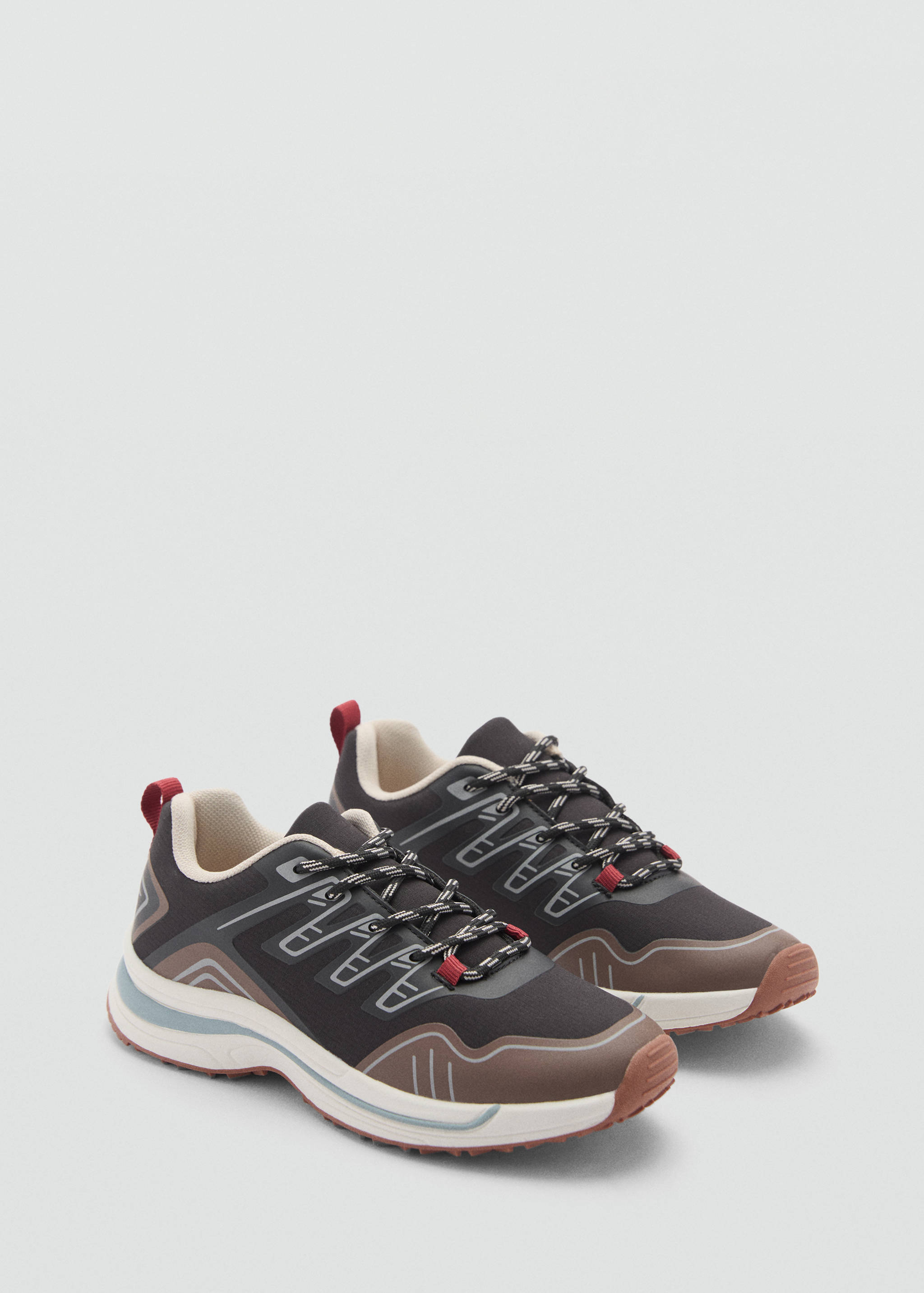 Baskets bicolores - Plan moyen