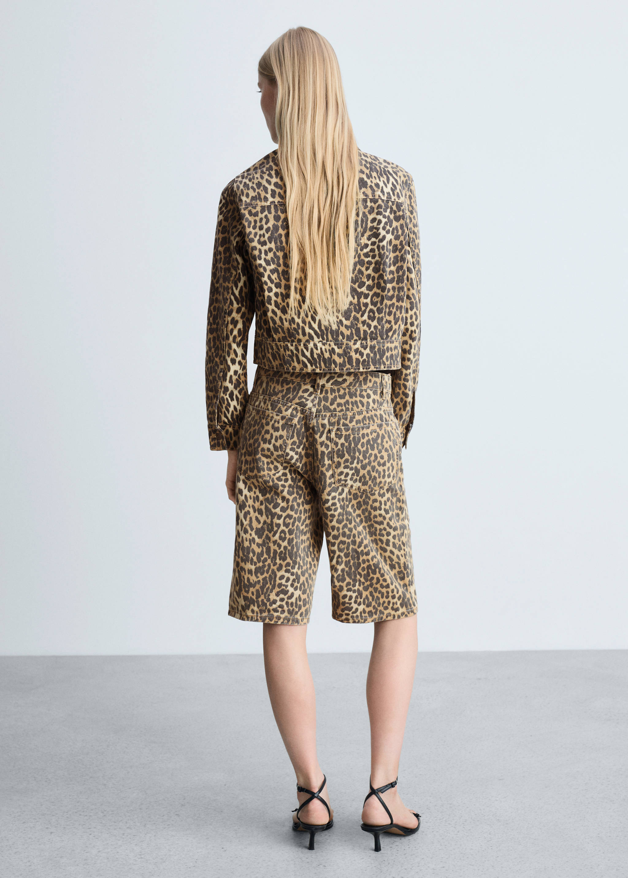 Leopard-print denim jacket - Reverse of the article