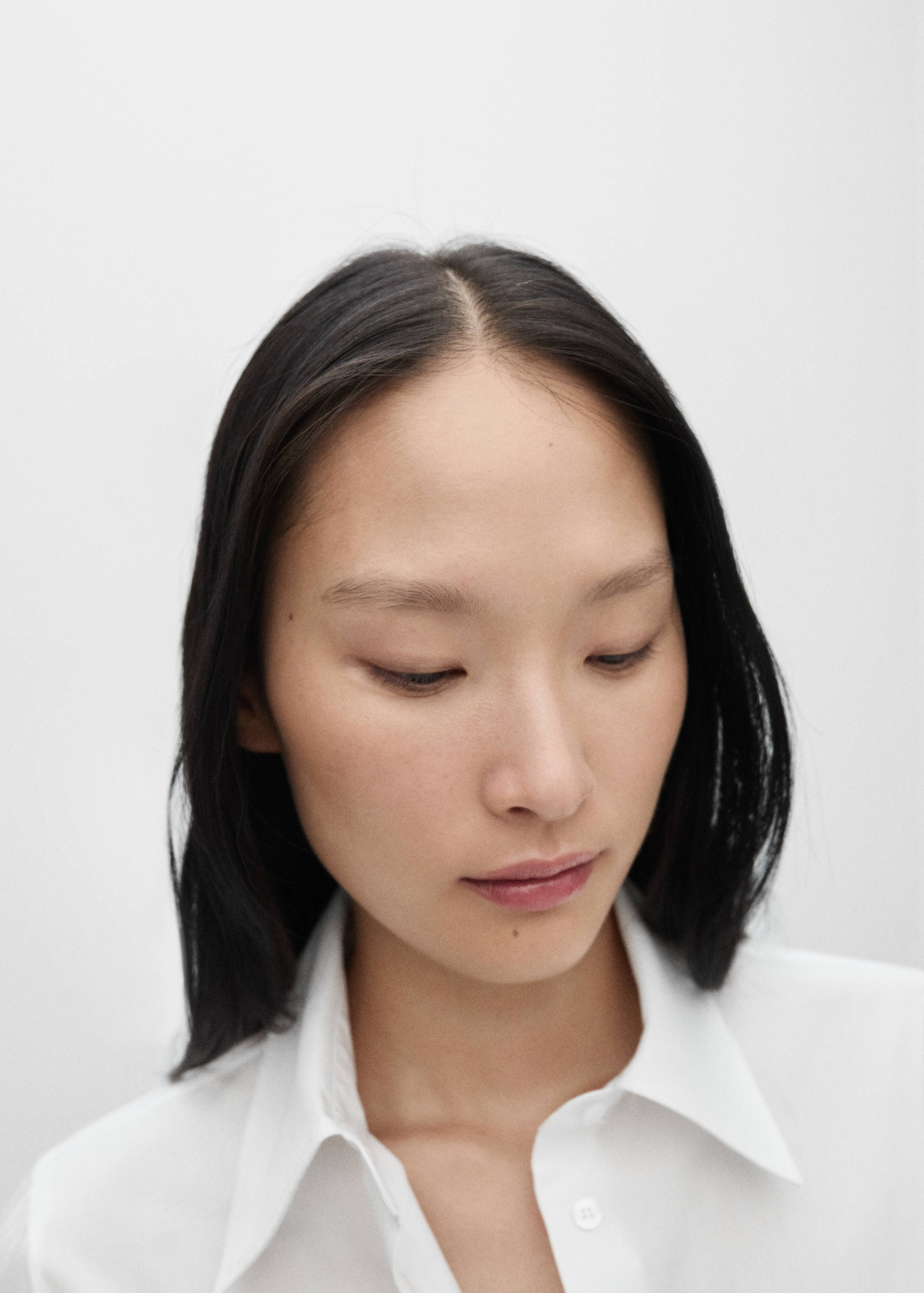 Cotton shirt with pleated detail - Details of the article 1