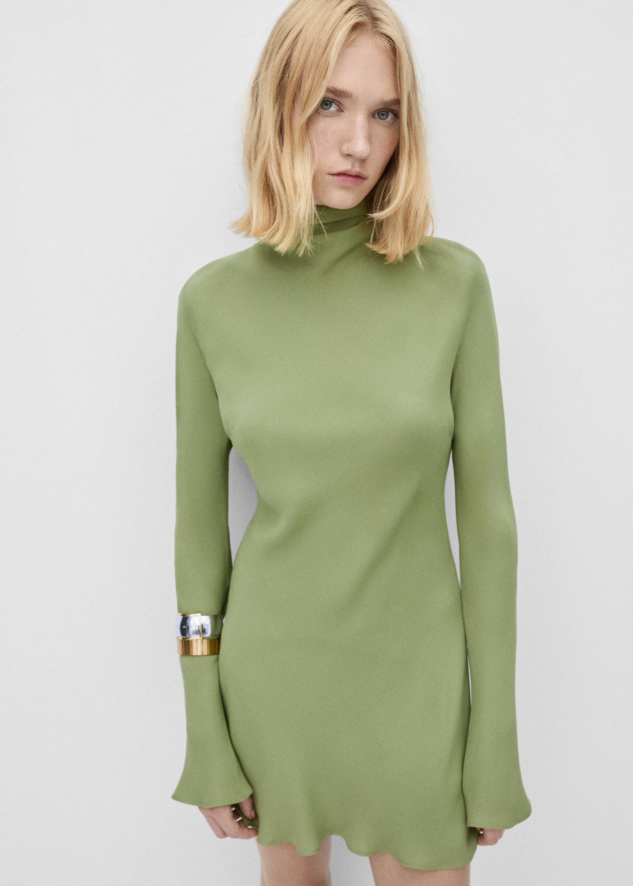 Vestido gasa lazada - Plano medio